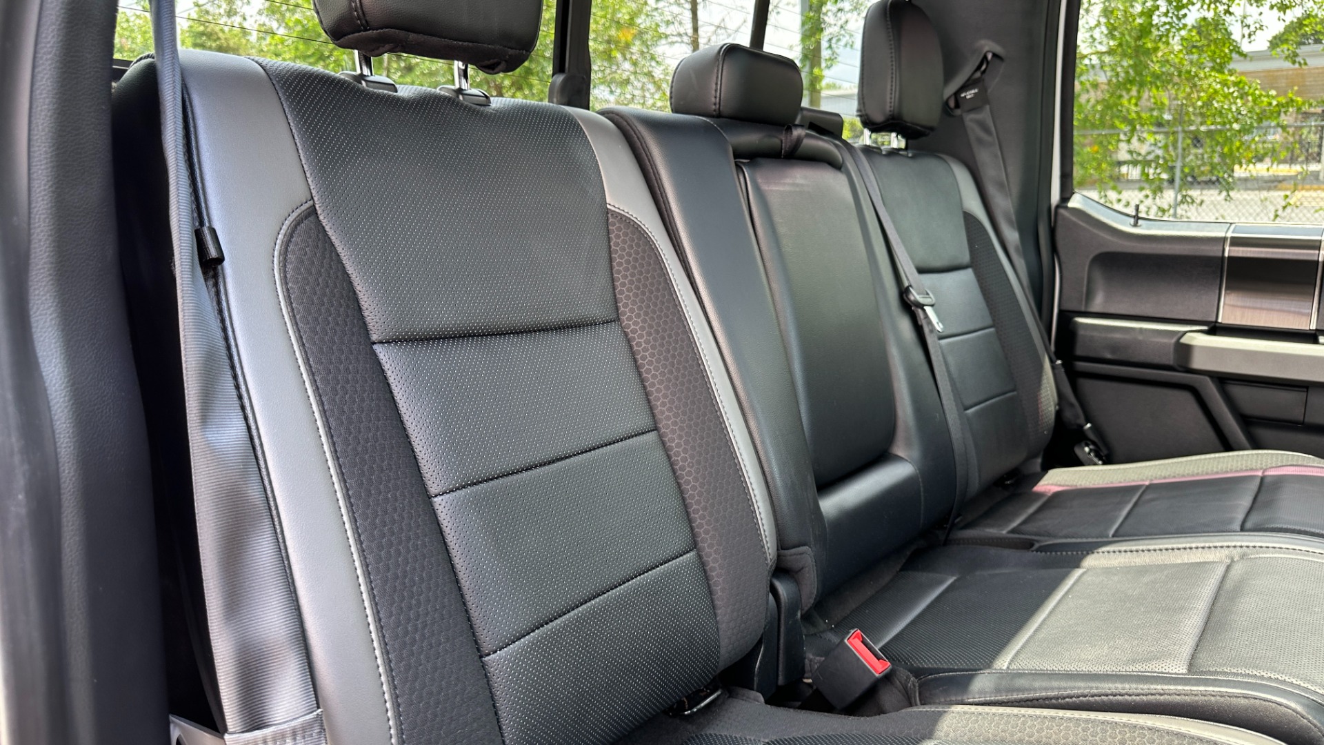 Used 2020 Ford F-150 RAPTOR / HIGH OUTPUT / PANORAMIC ROOF / 17IN FORGED WHEELS for sale $59,995 at Formula Imports in Charlotte NC 28227 35