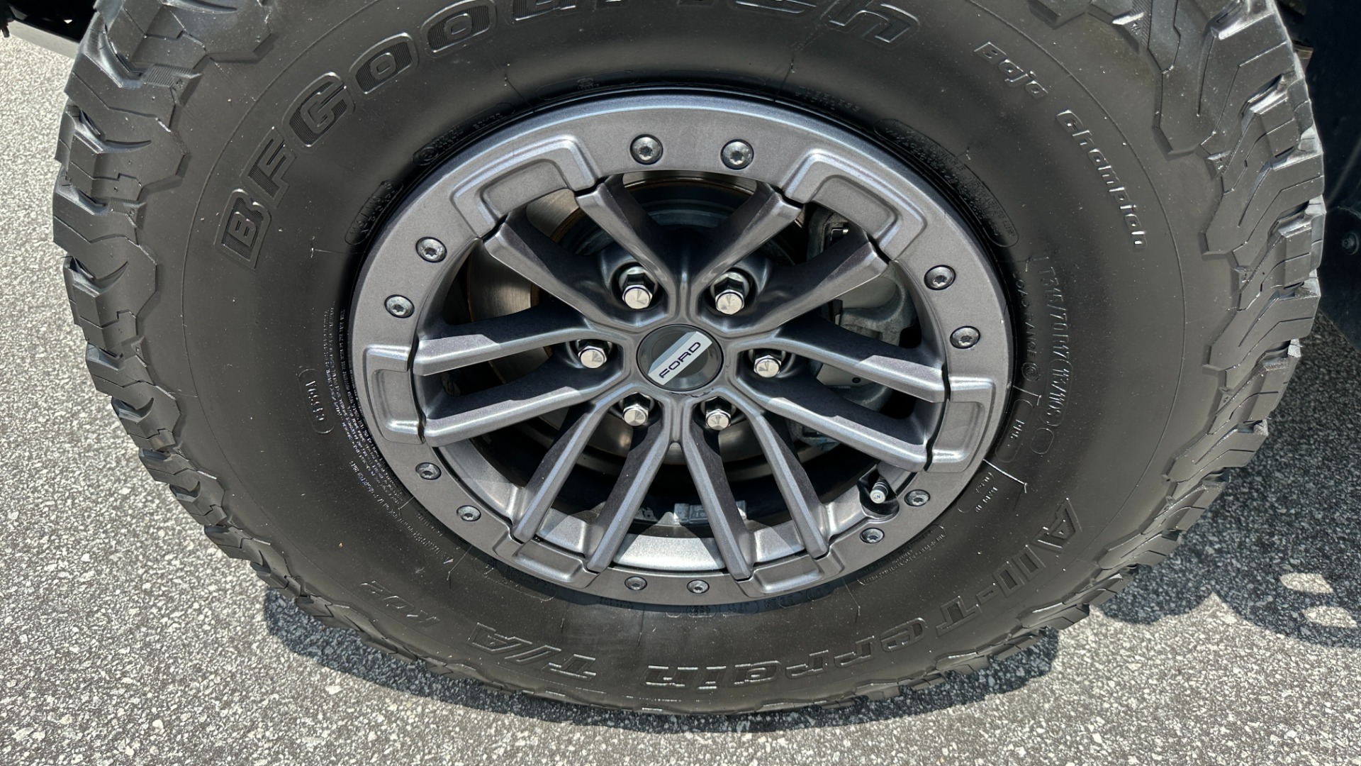Used 2020 Ford F-150 RAPTOR / HIGH OUTPUT / PANORAMIC ROOF / 17IN FORGED WHEELS for sale $59,995 at Formula Imports in Charlotte NC 28227 51