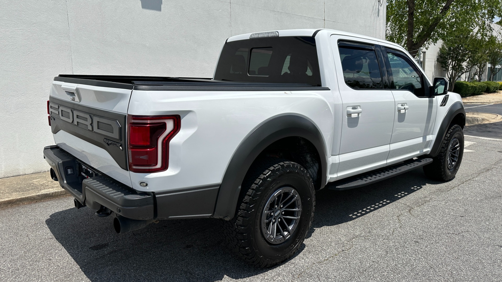Used 2020 Ford F-150 RAPTOR / HIGH OUTPUT / PANORAMIC ROOF / 17IN FORGED WHEELS for sale $59,995 at Formula Imports in Charlotte NC 28227 7