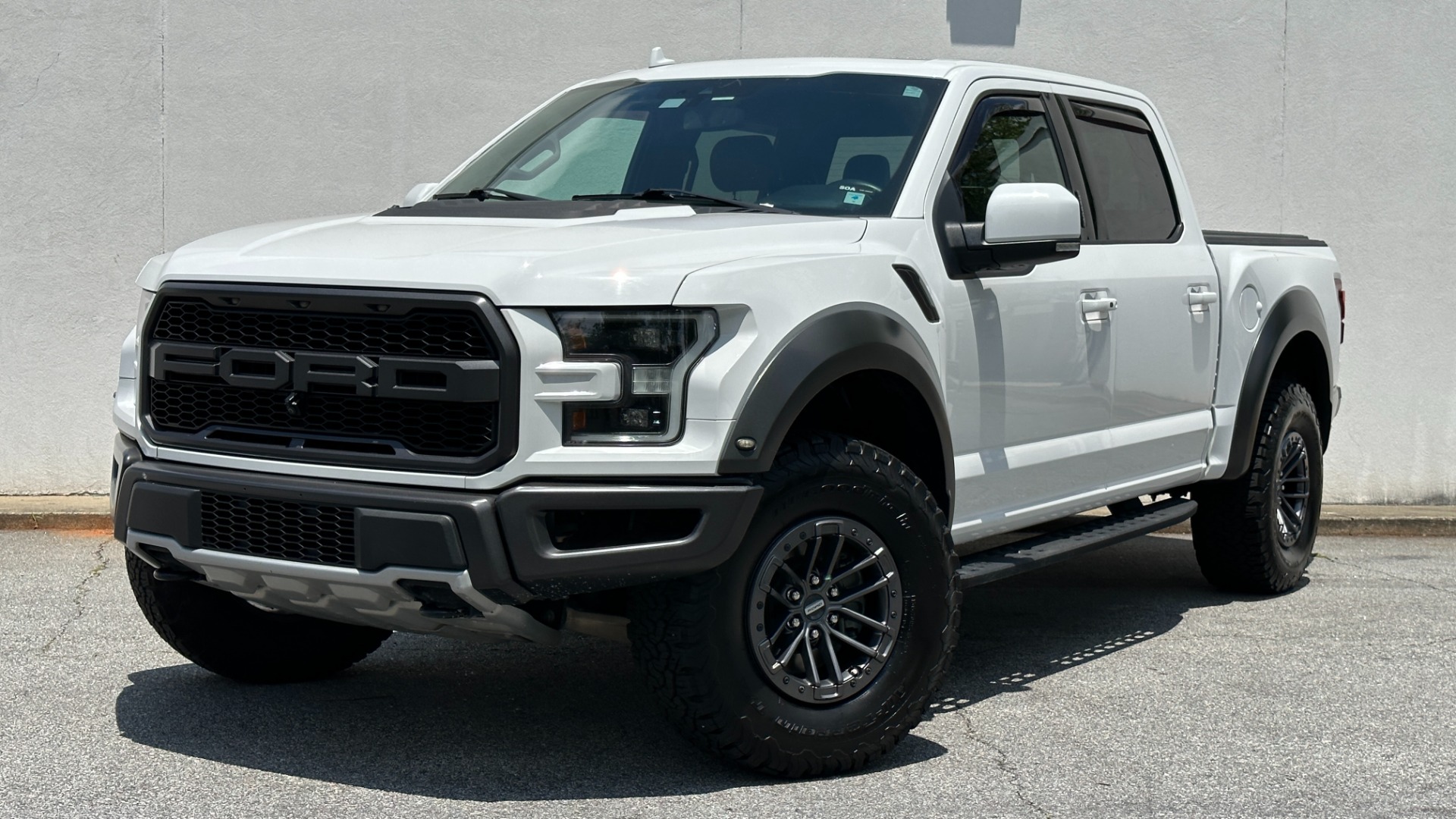Used 2020 Ford F-150 RAPTOR / HIGH OUTPUT / PANORAMIC ROOF / 17IN FORGED WHEELS for sale $59,995 at Formula Imports in Charlotte NC 28227 1