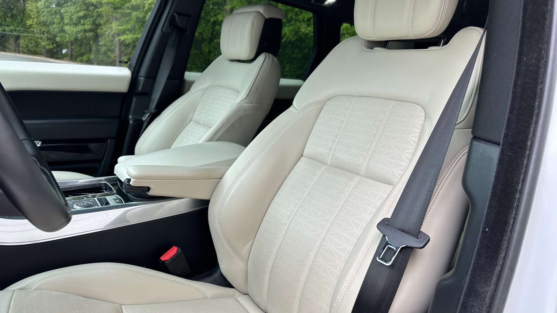 Used 2022 Land Rover Range Rover Sport AUTOBIOGRAPHY / 22 WAY MASSAGE SEATS / DRIVER ASSIST / HEADS UP DISPLAY for sale $99,999 at Formula Imports in Charlotte NC 28227 12