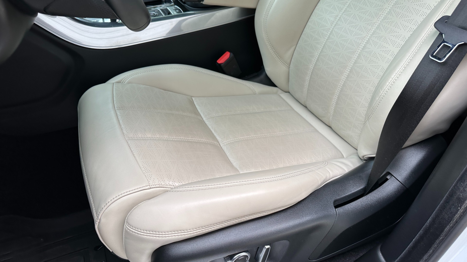 Used 2022 Land Rover Range Rover Sport AUTOBIOGRAPHY / 22 WAY MASSAGE SEATS / DRIVER ASSIST / HEADS UP DISPLAY for sale $99,999 at Formula Imports in Charlotte NC 28227 13