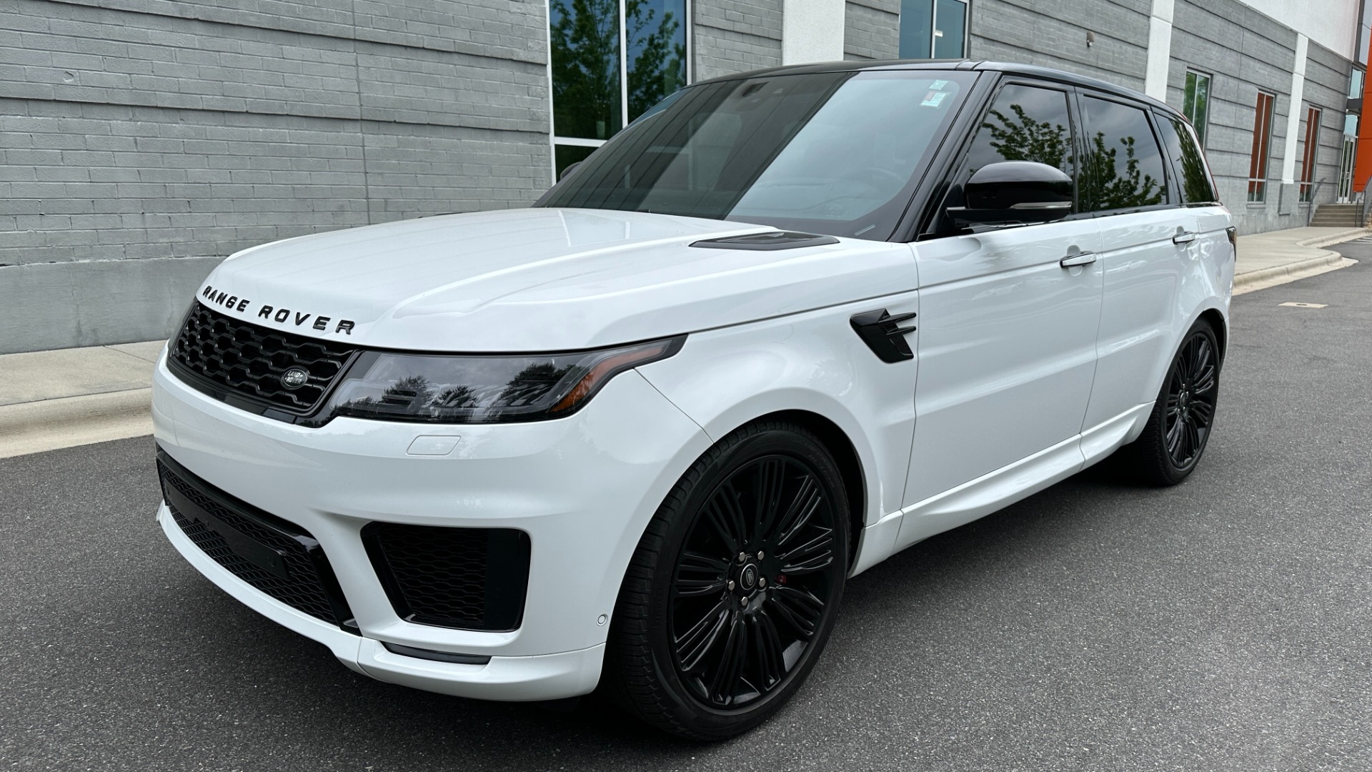 Used 2022 Land Rover Range Rover Sport AUTOBIOGRAPHY / 22 WAY MASSAGE SEATS / DRIVER ASSIST / HEADS UP DISPLAY for sale $99,999 at Formula Imports in Charlotte NC 28227 2