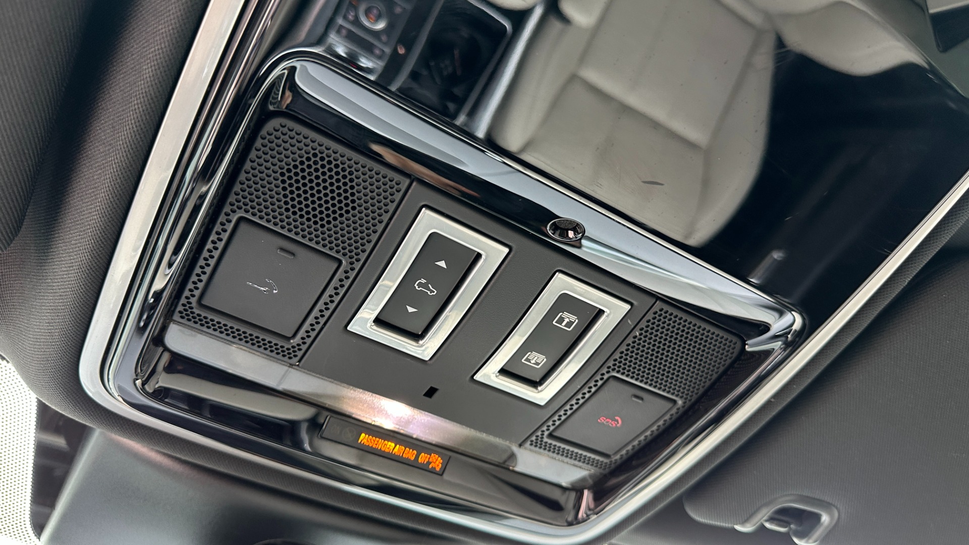 Used 2022 Land Rover Range Rover Sport AUTOBIOGRAPHY / 22 WAY MASSAGE SEATS / DRIVER ASSIST / HEADS UP DISPLAY for sale $99,999 at Formula Imports in Charlotte NC 28227 20