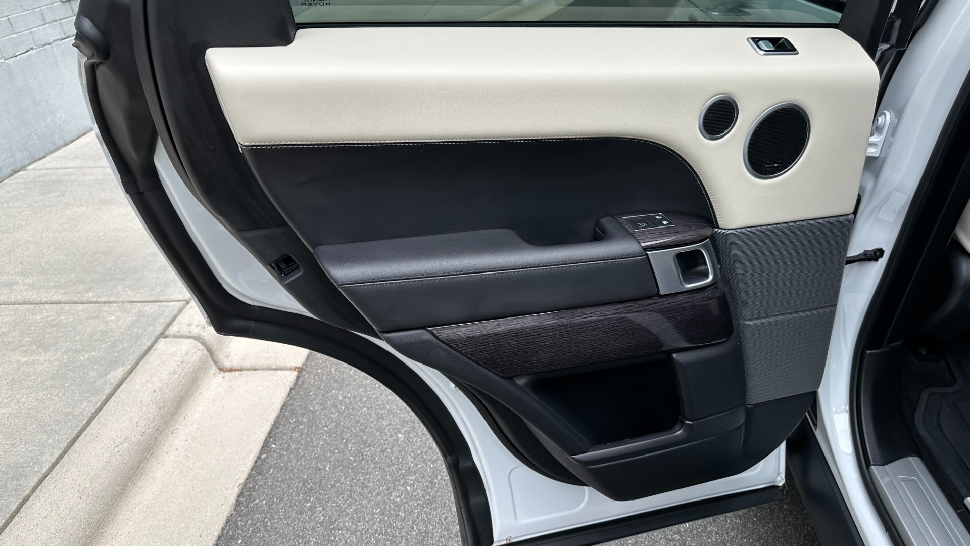 Used 2022 Land Rover Range Rover Sport AUTOBIOGRAPHY / 22 WAY MASSAGE SEATS / DRIVER ASSIST / HEADS UP DISPLAY for sale $99,999 at Formula Imports in Charlotte NC 28227 21