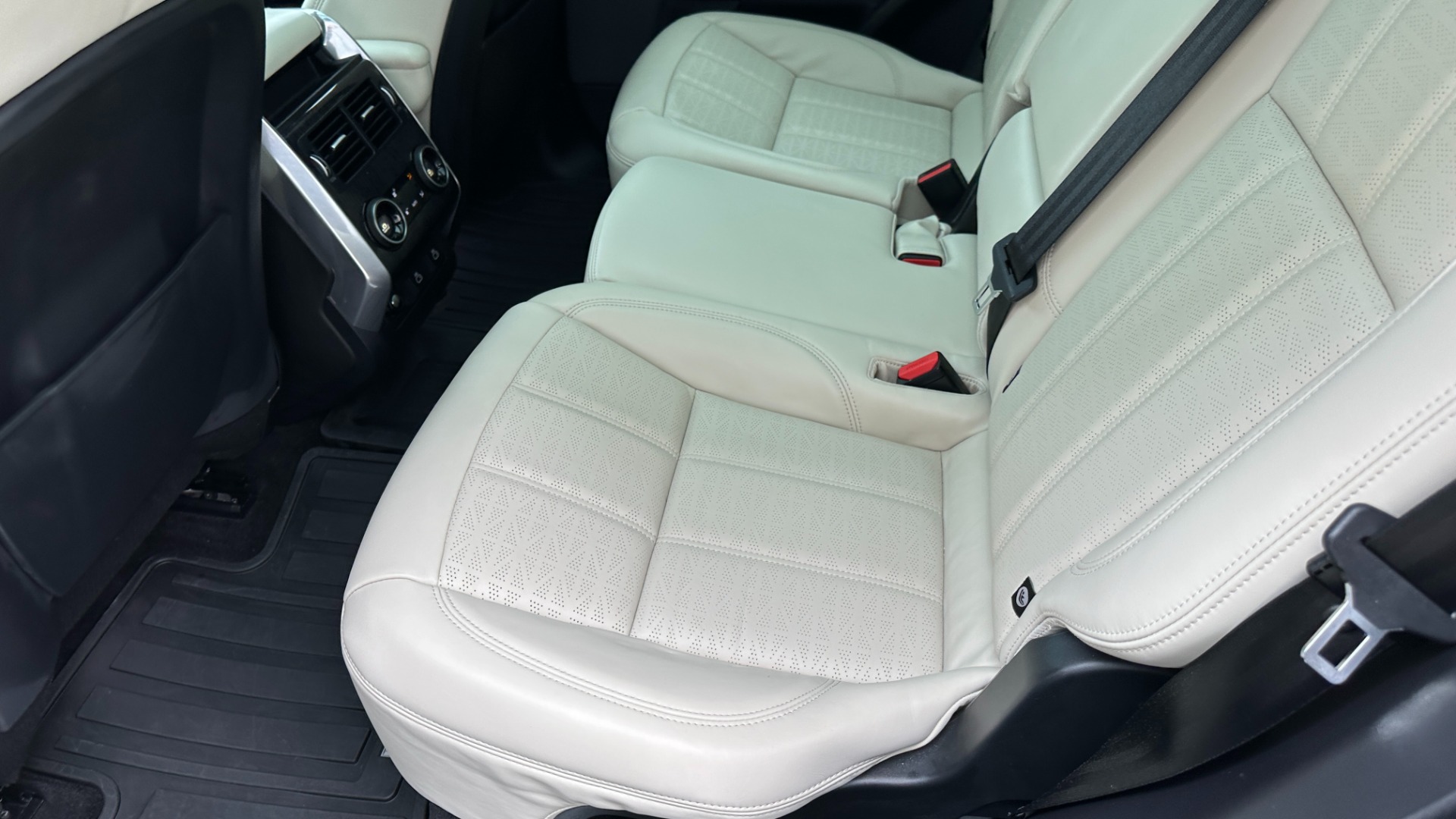 Used 2022 Land Rover Range Rover Sport AUTOBIOGRAPHY / 22 WAY MASSAGE SEATS / DRIVER ASSIST / HEADS UP DISPLAY for sale $99,999 at Formula Imports in Charlotte NC 28227 24
