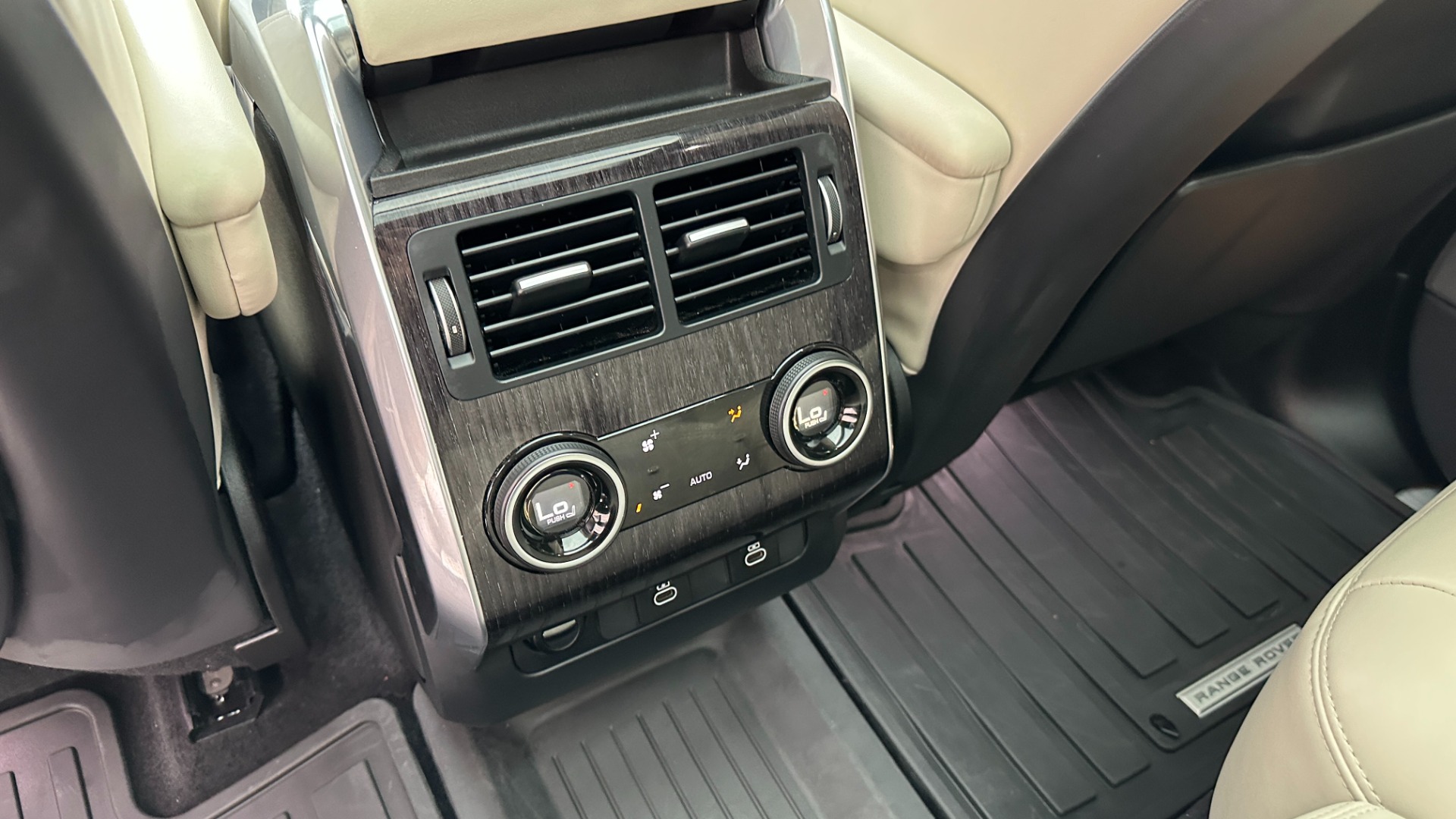 Used 2022 Land Rover Range Rover Sport AUTOBIOGRAPHY / 22 WAY MASSAGE SEATS / DRIVER ASSIST / HEADS UP DISPLAY for sale Sold at Formula Imports in Charlotte NC 28227 26
