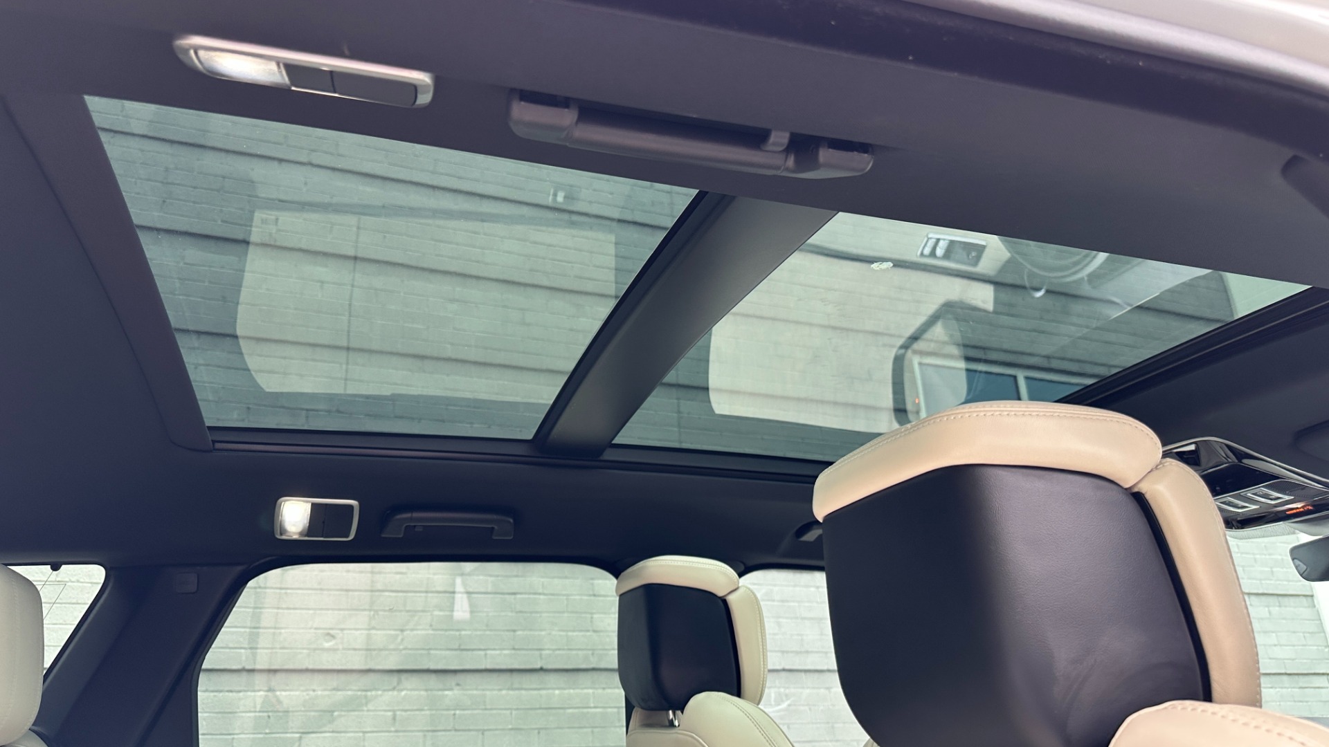 Used 2022 Land Rover Range Rover Sport AUTOBIOGRAPHY / 22 WAY MASSAGE SEATS / DRIVER ASSIST / HEADS UP DISPLAY for sale $99,999 at Formula Imports in Charlotte NC 28227 29