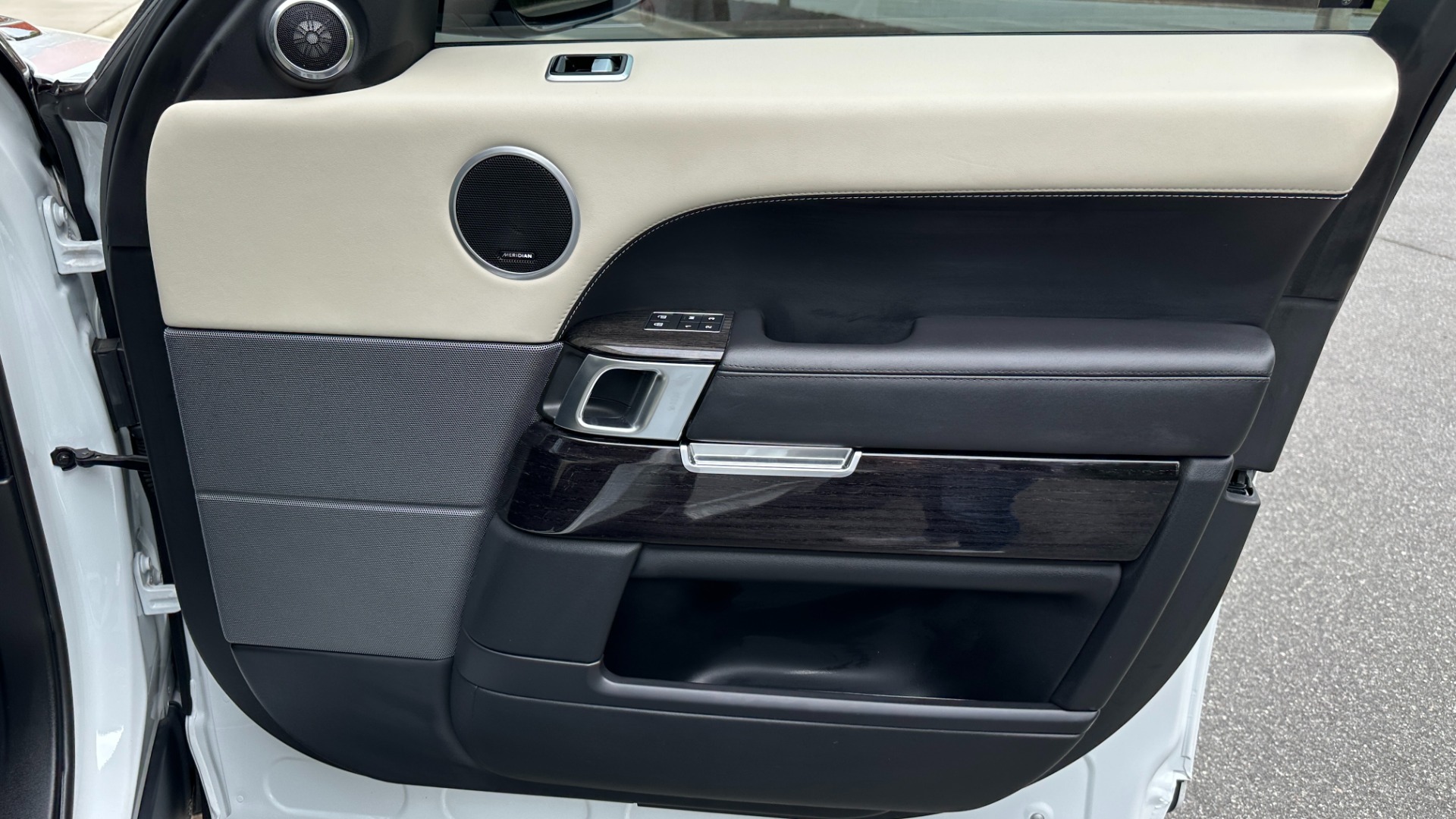 Used 2022 Land Rover Range Rover Sport AUTOBIOGRAPHY / 22 WAY MASSAGE SEATS / DRIVER ASSIST / HEADS UP DISPLAY for sale $99,999 at Formula Imports in Charlotte NC 28227 32