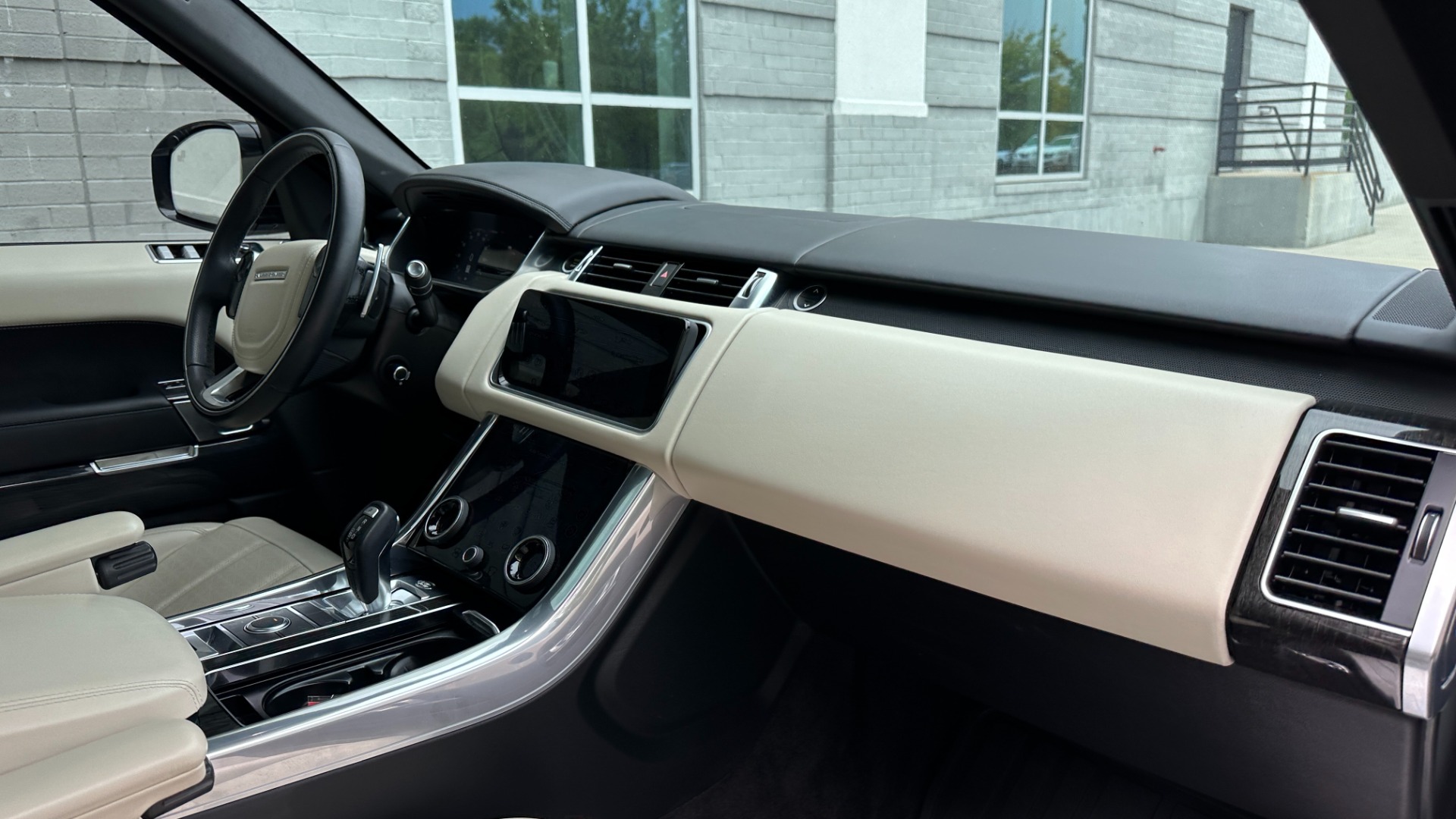 Used 2022 Land Rover Range Rover Sport AUTOBIOGRAPHY / 22 WAY MASSAGE SEATS / DRIVER ASSIST / HEADS UP DISPLAY for sale $99,999 at Formula Imports in Charlotte NC 28227 33