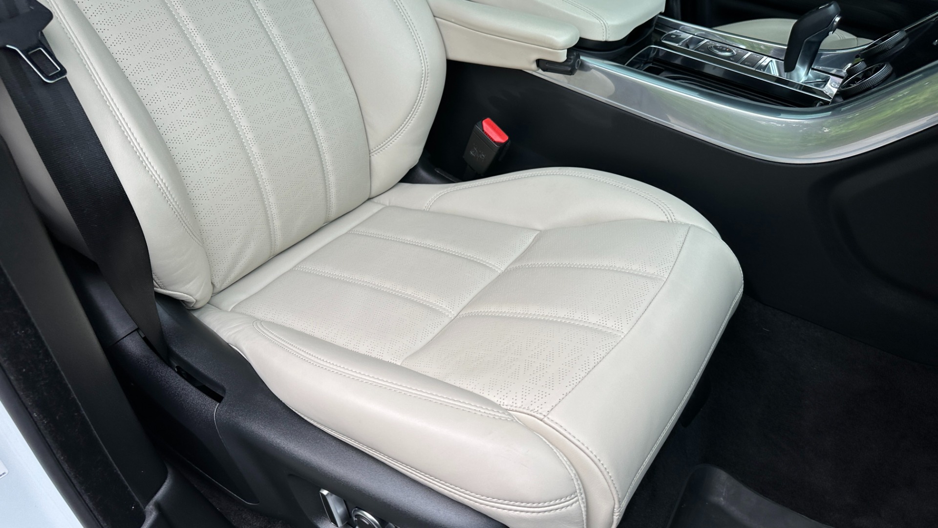 Used 2022 Land Rover Range Rover Sport AUTOBIOGRAPHY / 22 WAY MASSAGE SEATS / DRIVER ASSIST / HEADS UP DISPLAY for sale $99,999 at Formula Imports in Charlotte NC 28227 36