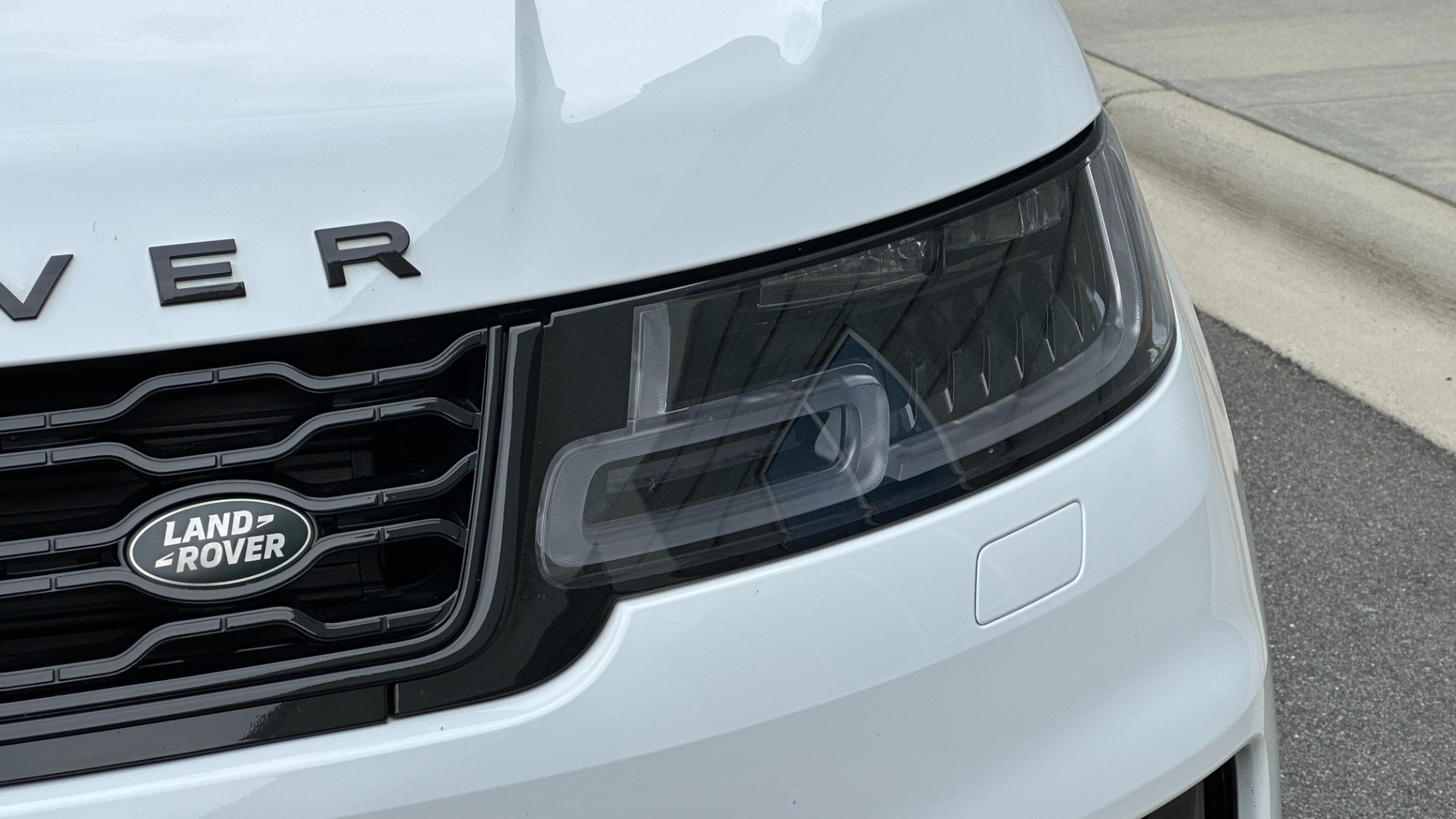Used 2022 Land Rover Range Rover Sport AUTOBIOGRAPHY / 22 WAY MASSAGE SEATS / DRIVER ASSIST / HEADS UP DISPLAY for sale $99,999 at Formula Imports in Charlotte NC 28227 44