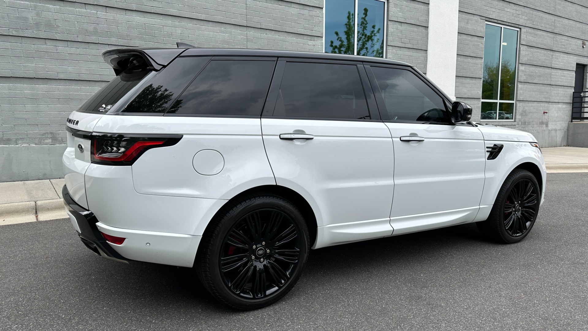 Used 2022 Land Rover Range Rover Sport AUTOBIOGRAPHY / 22 WAY MASSAGE SEATS / DRIVER ASSIST / HEADS UP DISPLAY for sale $99,999 at Formula Imports in Charlotte NC 28227 7