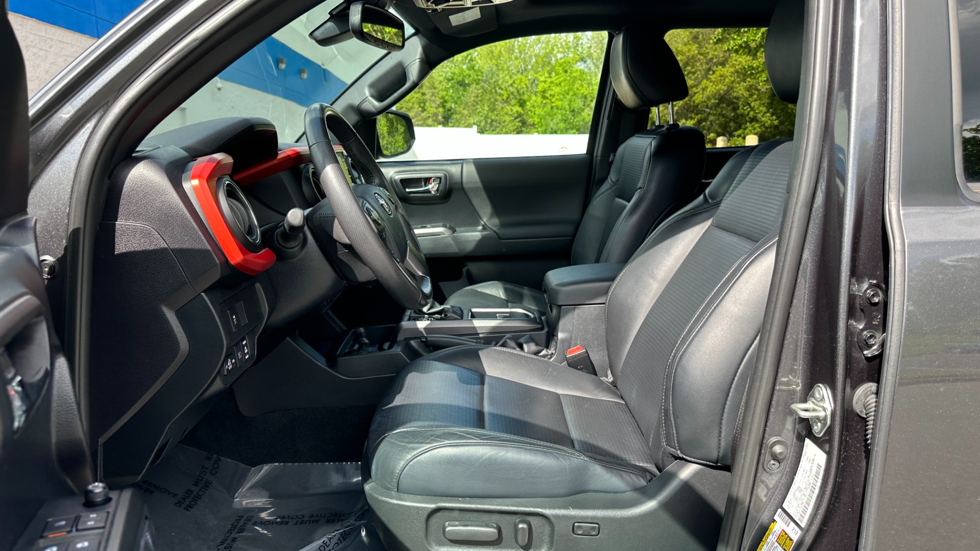 Used 2020 Toyota Tacoma 4WD TRD OFFROAD PREMIUM / 4WD / CONVENIENCE PACKAGE / LEATHER / NAVIGATION for sale $38,995 at Formula Imports in Charlotte NC 28227 11