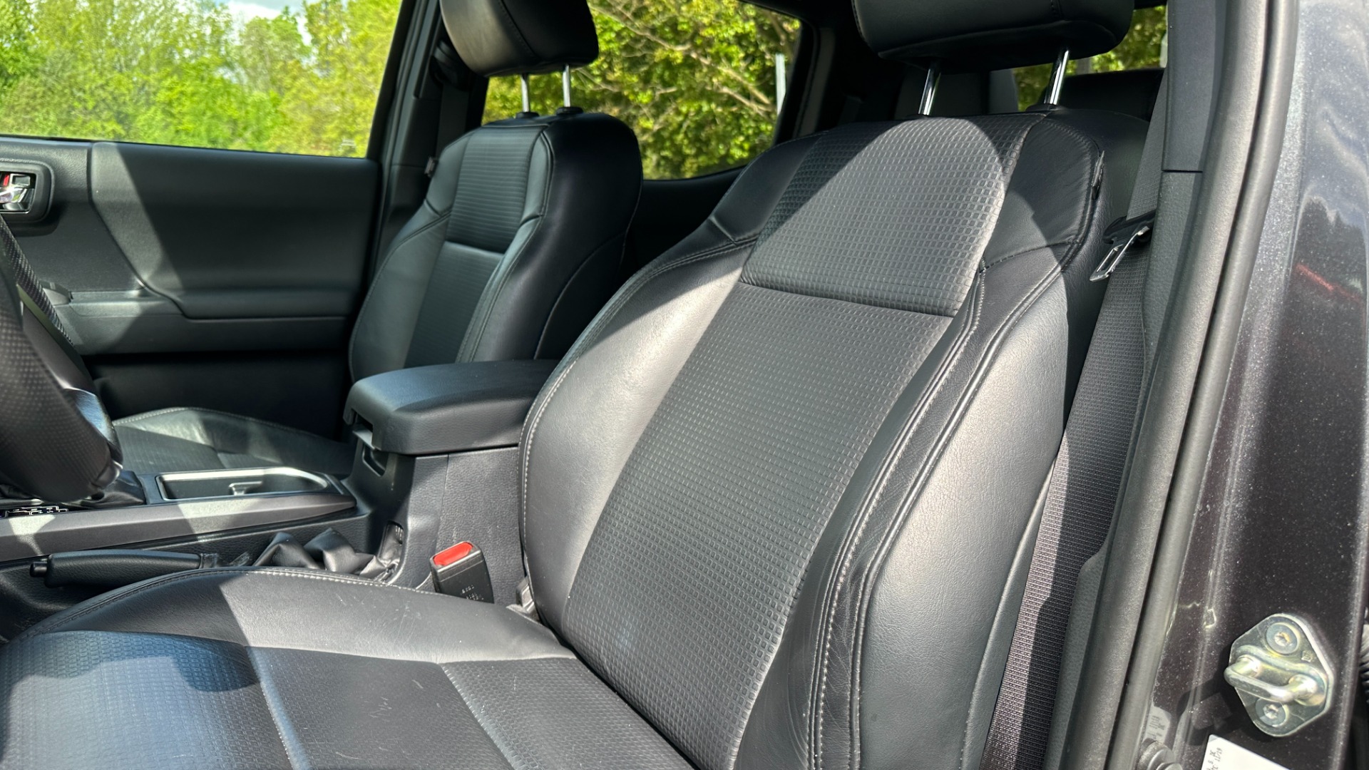 Used 2020 Toyota Tacoma 4WD TRD OFFROAD PREMIUM / 4WD / CONVENIENCE PACKAGE / LEATHER / NAVIGATION for sale $38,995 at Formula Imports in Charlotte NC 28227 12
