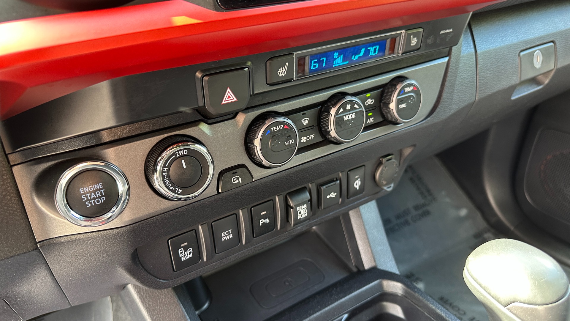 Used 2020 Toyota Tacoma 4WD TRD OFFROAD PREMIUM / 4WD / CONVENIENCE PACKAGE / LEATHER / NAVIGATION for sale $38,995 at Formula Imports in Charlotte NC 28227 19