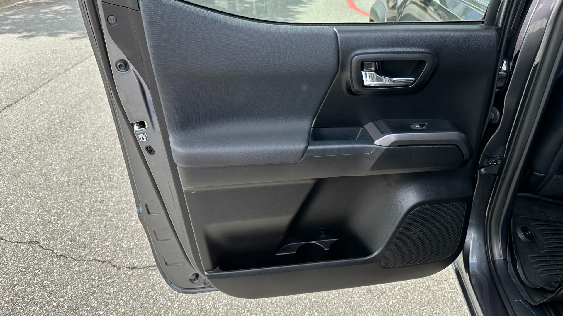 Used 2020 Toyota Tacoma 4WD TRD OFFROAD PREMIUM / 4WD / CONVENIENCE PACKAGE / LEATHER / NAVIGATION for sale $38,995 at Formula Imports in Charlotte NC 28227 23
