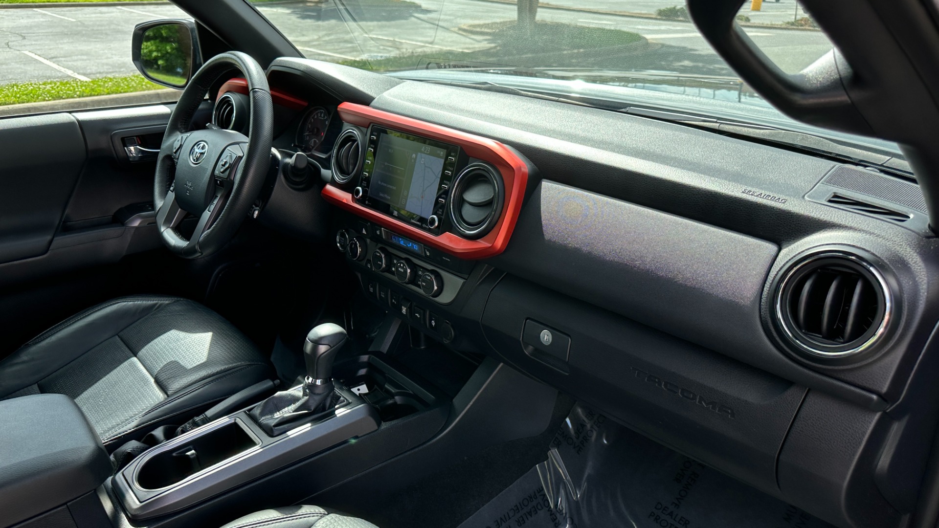 Used 2020 Toyota Tacoma 4WD TRD OFFROAD PREMIUM / 4WD / CONVENIENCE PACKAGE / LEATHER / NAVIGATION for sale $38,995 at Formula Imports in Charlotte NC 28227 33