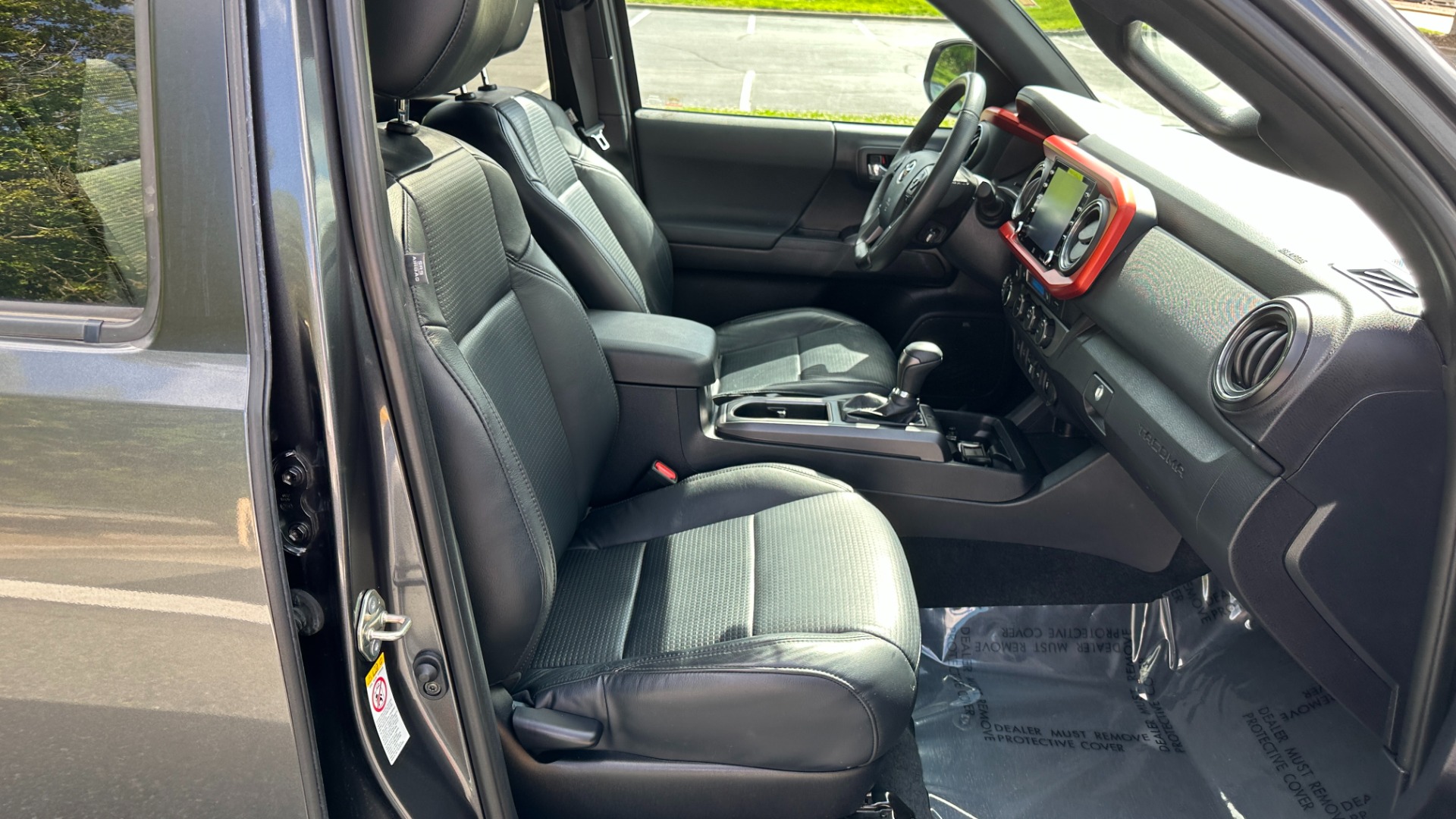 Used 2020 Toyota Tacoma 4WD TRD OFFROAD PREMIUM / 4WD / CONVENIENCE PACKAGE / LEATHER / NAVIGATION for sale $38,995 at Formula Imports in Charlotte NC 28227 34