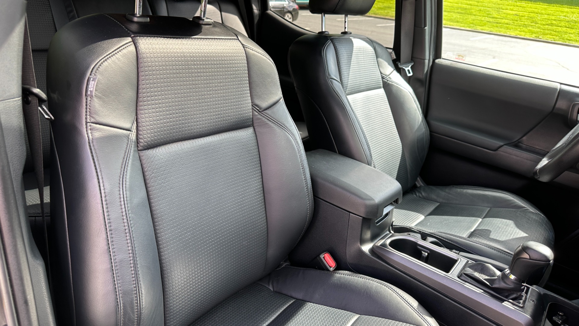 Used 2020 Toyota Tacoma 4WD TRD OFFROAD PREMIUM / 4WD / CONVENIENCE PACKAGE / LEATHER / NAVIGATION for sale $38,995 at Formula Imports in Charlotte NC 28227 35