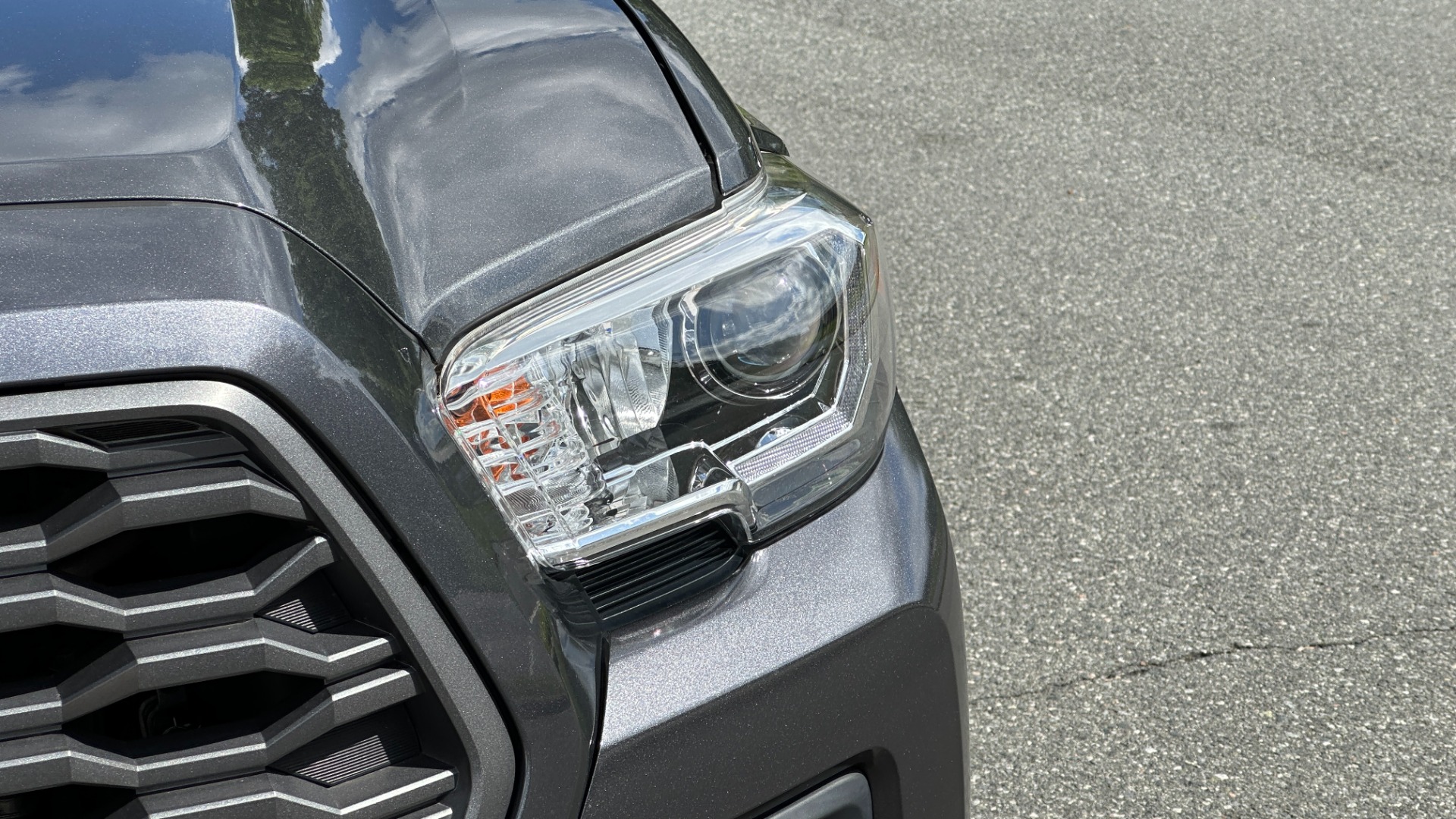 Used 2020 Toyota Tacoma 4WD TRD OFFROAD PREMIUM / 4WD / CONVENIENCE PACKAGE / LEATHER / NAVIGATION for sale $38,995 at Formula Imports in Charlotte NC 28227 39