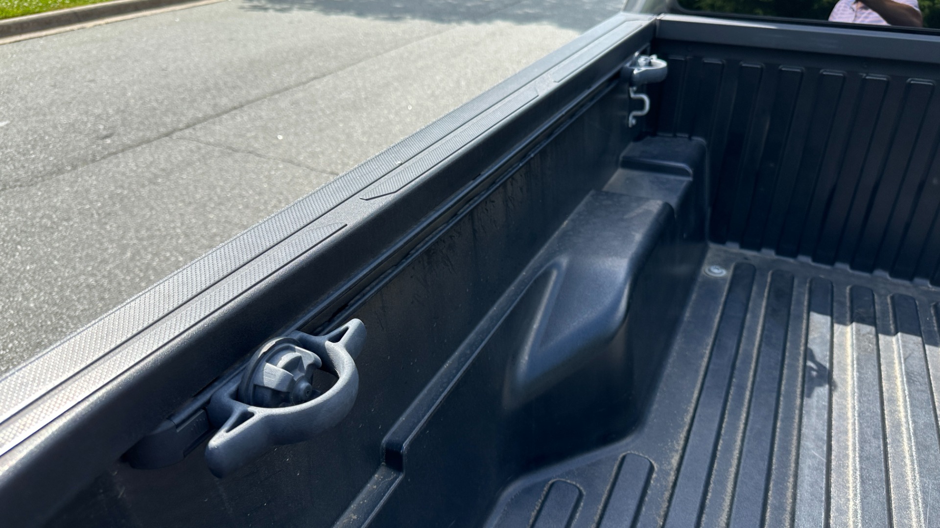 Used 2020 Toyota Tacoma 4WD TRD OFFROAD PREMIUM / 4WD / CONVENIENCE PACKAGE / LEATHER / NAVIGATION for sale Sold at Formula Imports in Charlotte NC 28227 43
