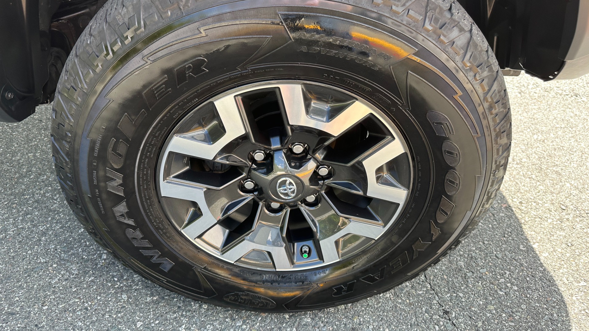 Used 2020 Toyota Tacoma 4WD TRD OFFROAD PREMIUM / 4WD / CONVENIENCE PACKAGE / LEATHER / NAVIGATION for sale $38,995 at Formula Imports in Charlotte NC 28227 48