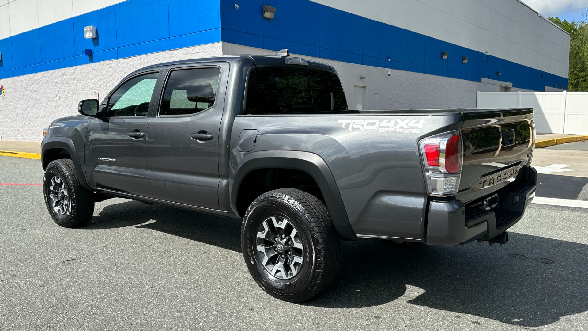 Used 2020 Toyota Tacoma 4WD TRD OFFROAD PREMIUM / 4WD / CONVENIENCE PACKAGE / LEATHER / NAVIGATION for sale $38,995 at Formula Imports in Charlotte NC 28227 6