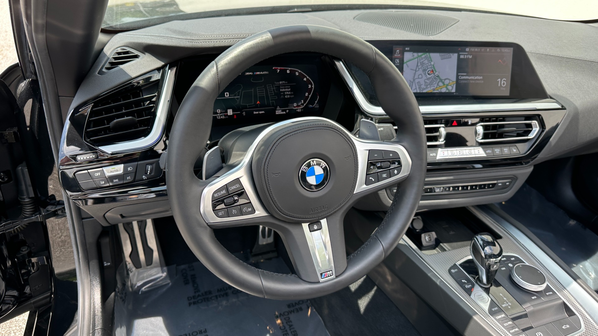 Used 2020 BMW Z4 sDriveM40i / ROADSTER / LEATHER / AMBIENT LIGHT / REMOTE START / DRIVE ASST for sale $55,995 at Formula Imports in Charlotte NC 28227 22