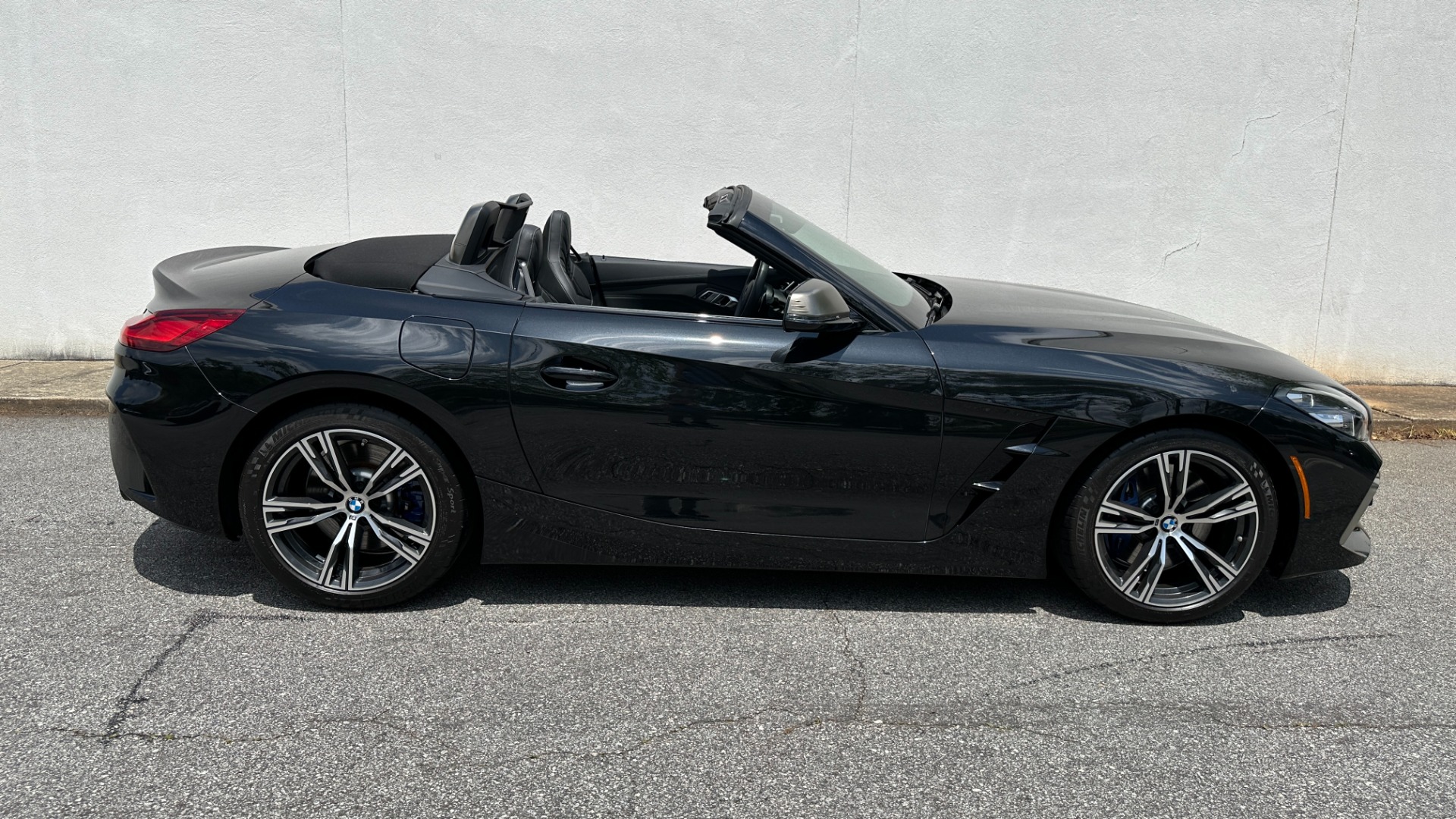 Used 2020 BMW Z4 sDriveM40i / ROADSTER / LEATHER / AMBIENT LIGHT / REMOTE START / DRIVE ASST for sale $55,995 at Formula Imports in Charlotte NC 28227 5