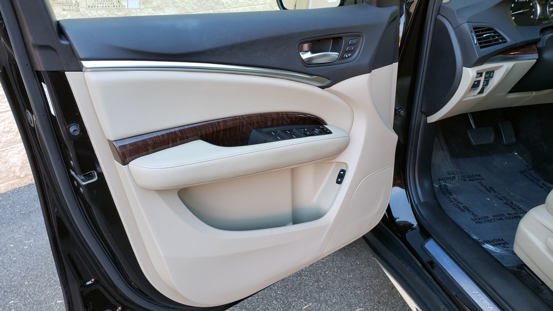 Used 2017 Acura MDX W/TECHNOLOGY PKG / AWD / NAV / SUNROOF / REARVIEW for sale Sold at Formula Imports in Charlotte NC 28227 33