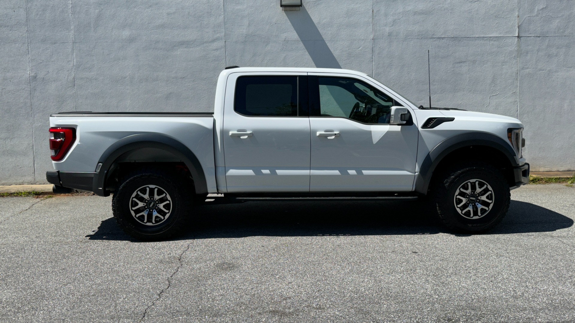 Used 2022 Ford F-150 RAPTOR / AUTO CRUISE / POWER TAIL GATE / LEATHER / 4WD / NAV for sale $81,999 at Formula Imports in Charlotte NC 28227 3
