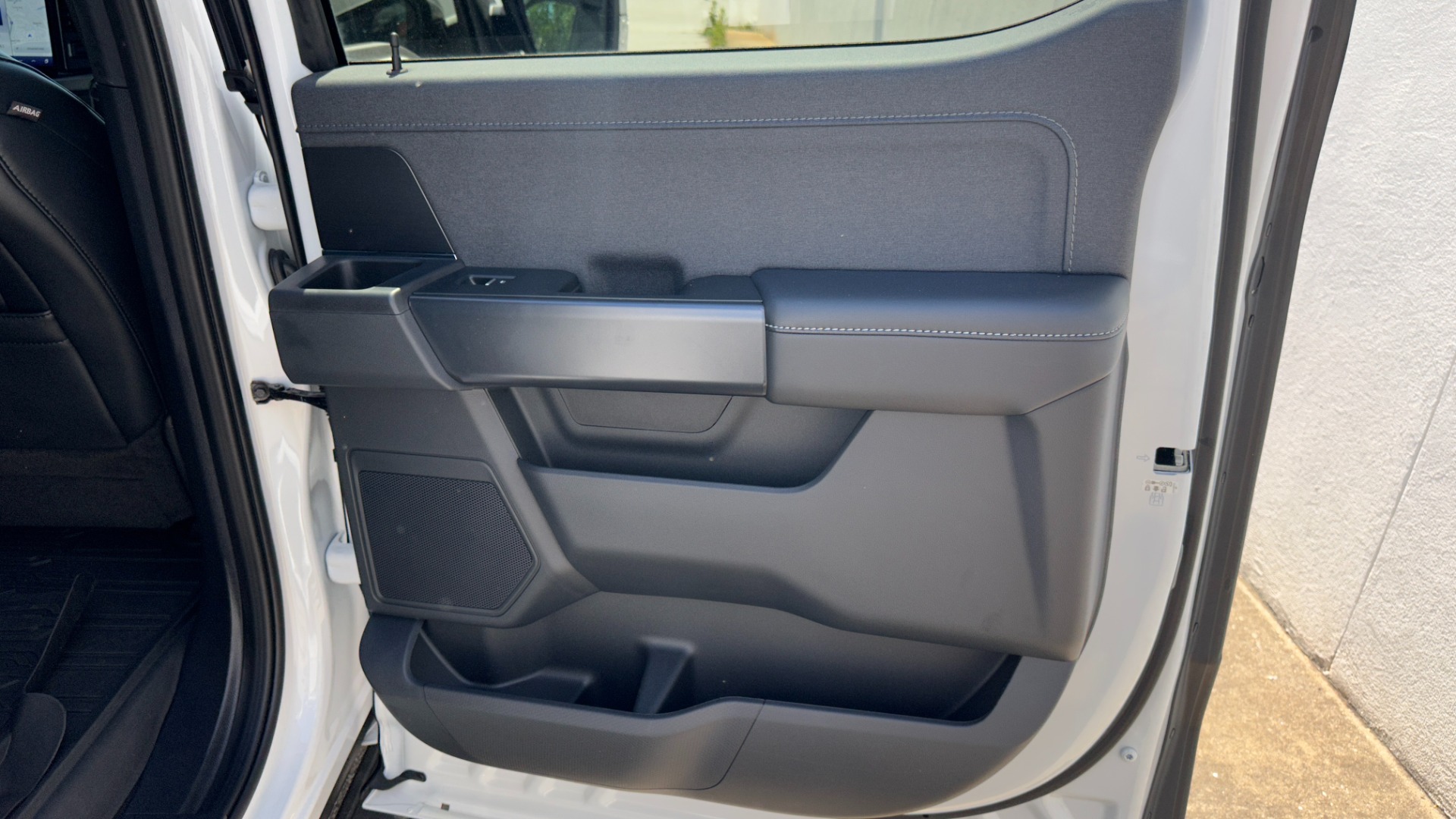 Used 2022 Ford F-150 RAPTOR / AUTO CRUISE / POWER TAIL GATE / LEATHER / 4WD / NAV for sale $81,999 at Formula Imports in Charlotte NC 28227 31