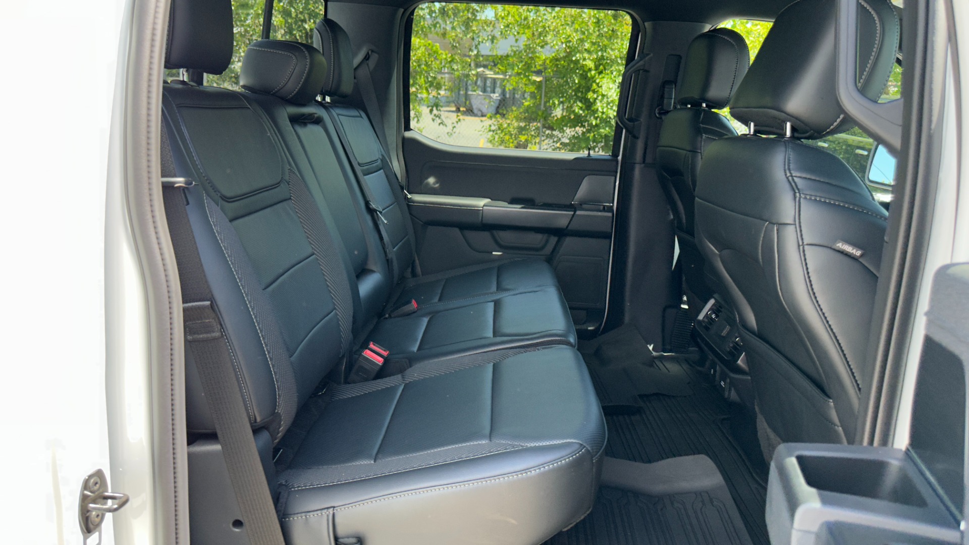 Used 2022 Ford F-150 RAPTOR / AUTO CRUISE / POWER TAIL GATE / LEATHER / 4WD / NAV for sale $81,999 at Formula Imports in Charlotte NC 28227 32