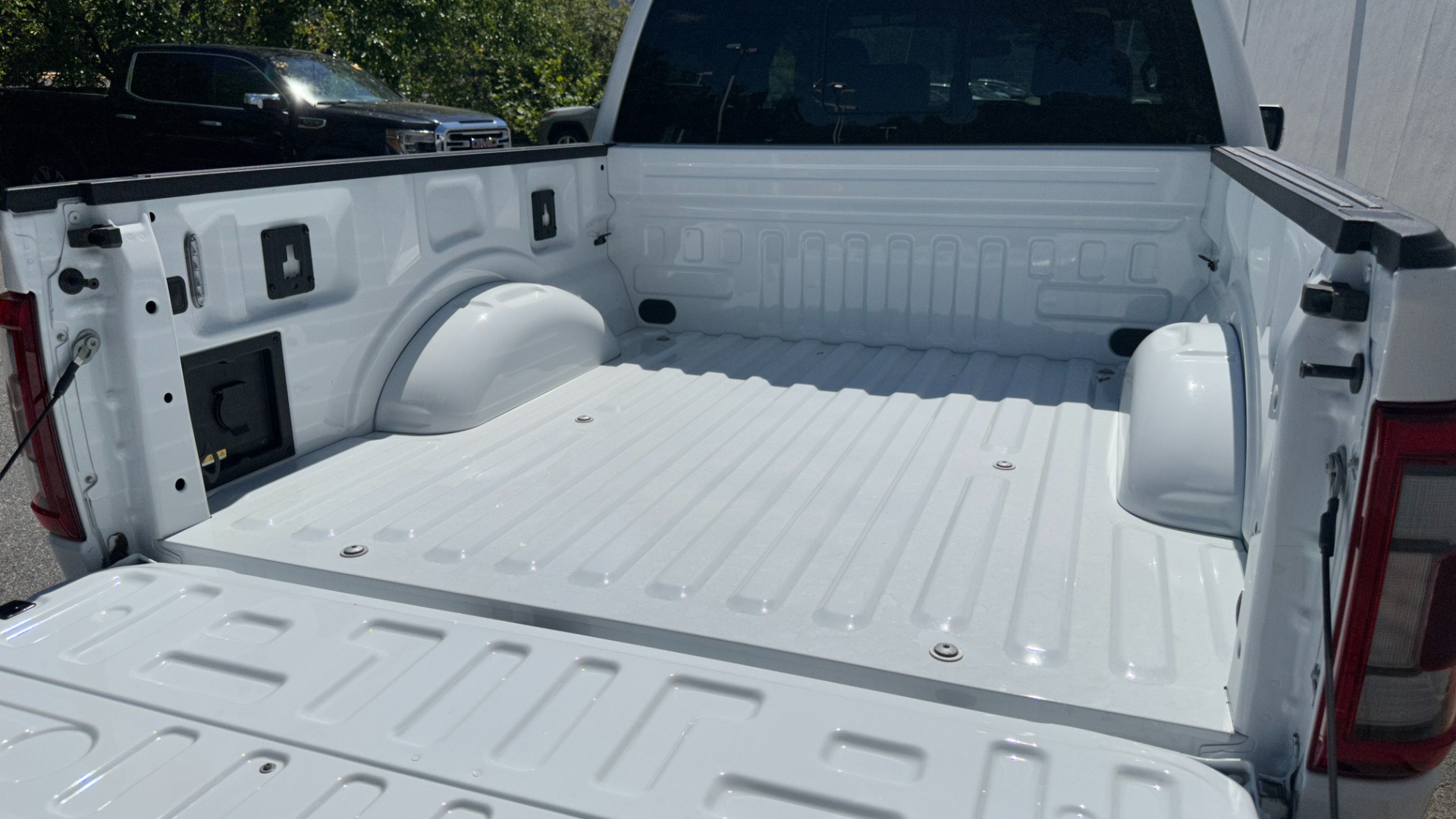 Used 2022 Ford F-150 RAPTOR / AUTO CRUISE / POWER TAIL GATE / LEATHER / 4WD / NAV for sale $81,999 at Formula Imports in Charlotte NC 28227 42