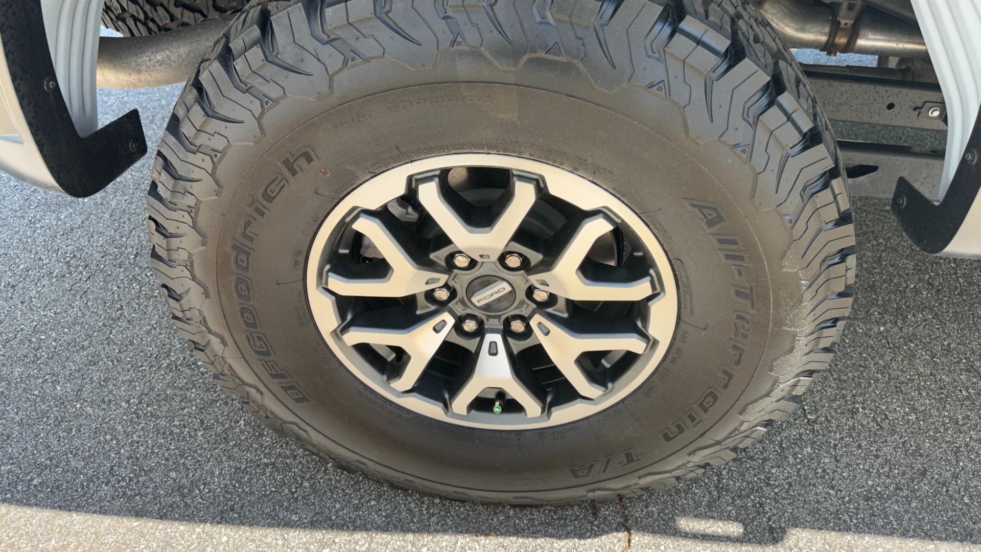 Used 2022 Ford F-150 RAPTOR / AUTO CRUISE / POWER TAIL GATE / LEATHER / 4WD / NAV for sale $81,999 at Formula Imports in Charlotte NC 28227 52