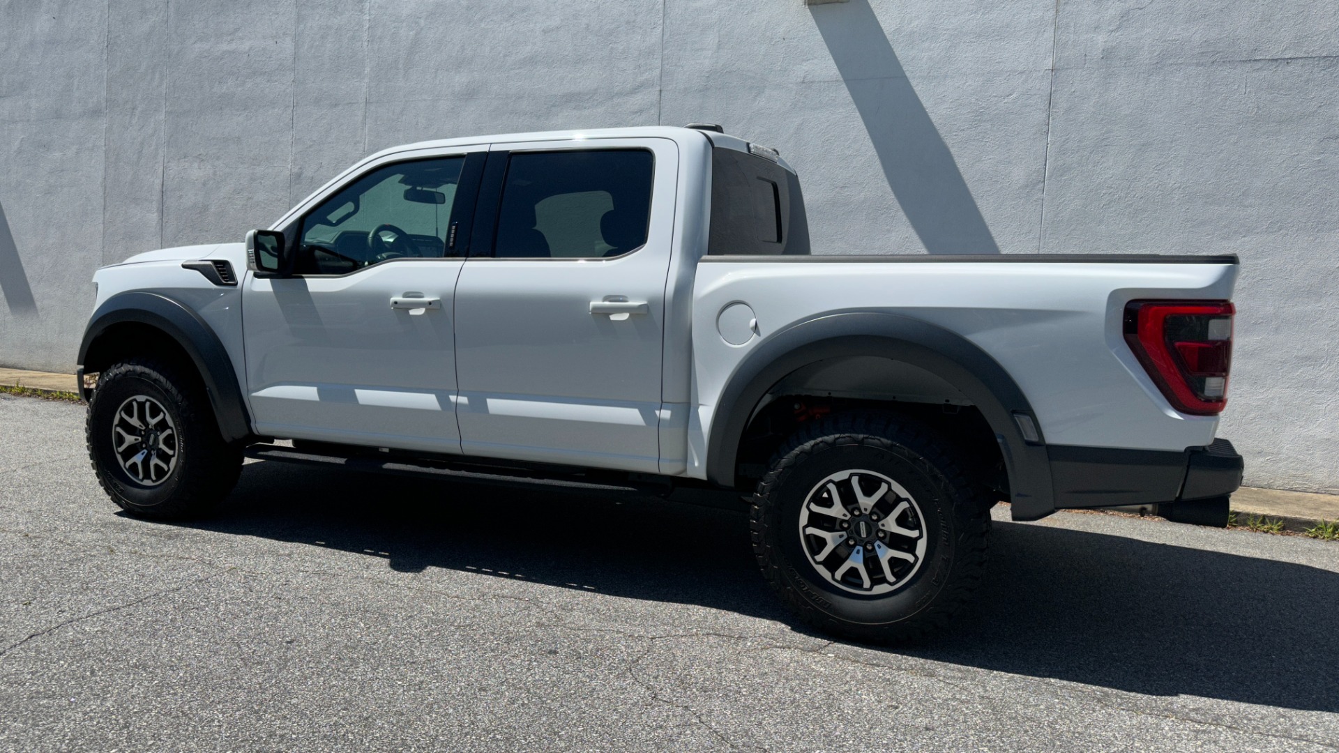 Used 2022 Ford F-150 RAPTOR / AUTO CRUISE / POWER TAIL GATE / LEATHER / 4WD / NAV for sale $81,999 at Formula Imports in Charlotte NC 28227 6