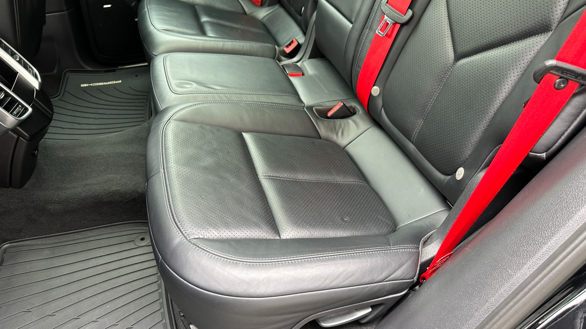 Used 2014 Porsche Cayenne GTS / SPORT WHEELS / COMFORT PKG / PANORAMIC ROOF for sale $31,995 at Formula Imports in Charlotte NC 28227 24