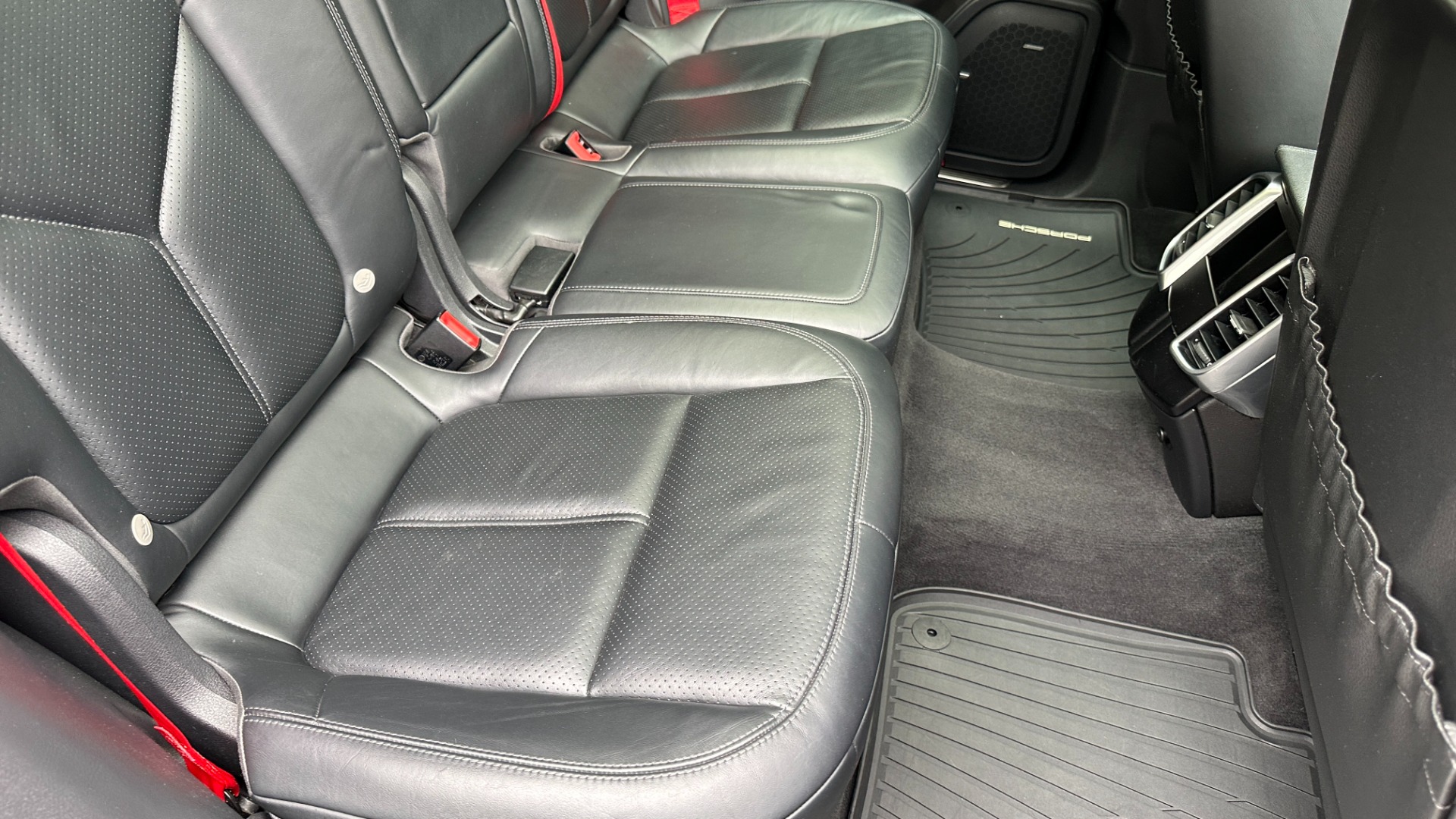 Used 2014 Porsche Cayenne GTS / SPORT WHEELS / COMFORT PKG / PANORAMIC ROOF for sale $31,995 at Formula Imports in Charlotte NC 28227 32