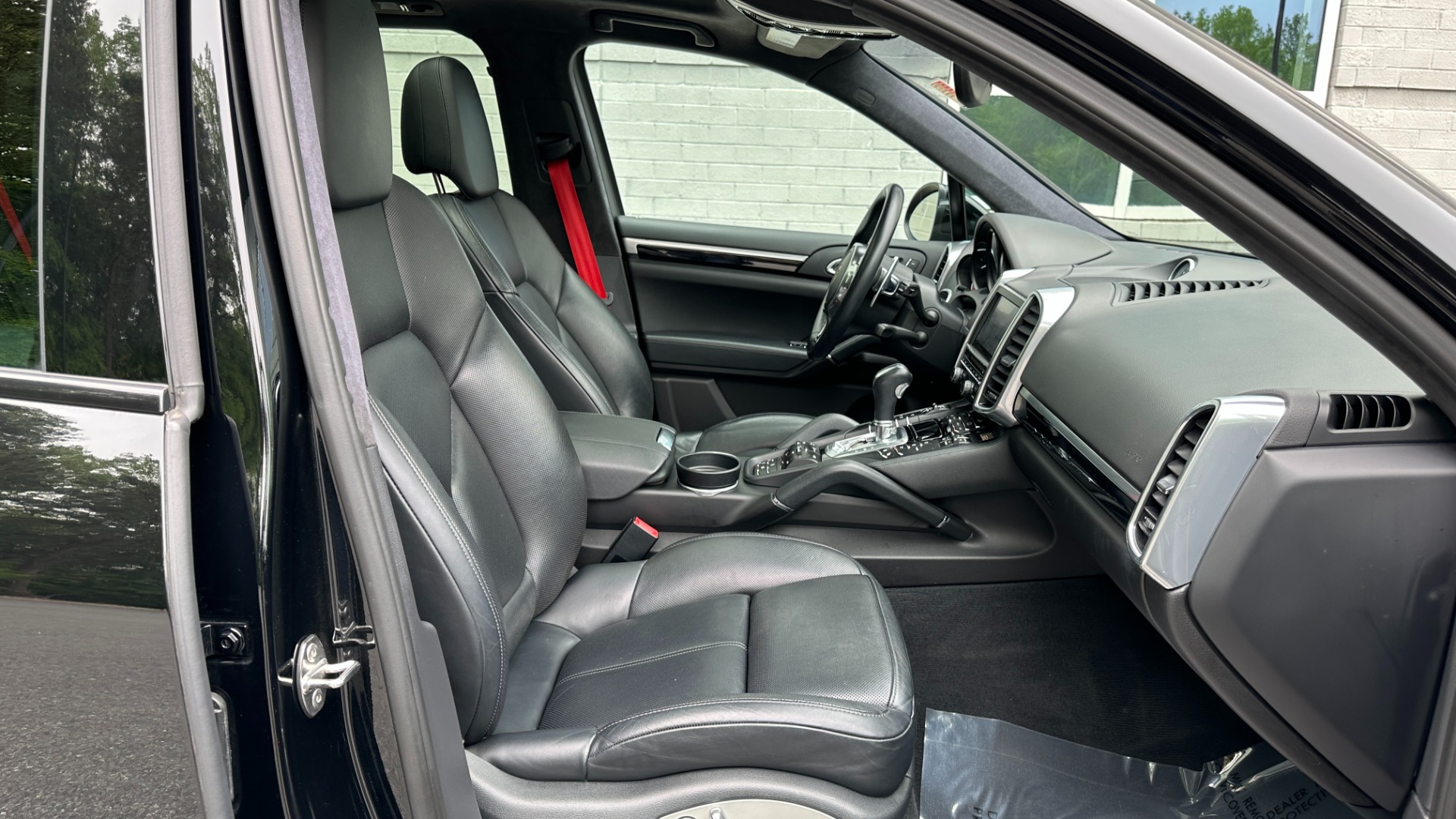 Used 2014 Porsche Cayenne GTS / SPORT WHEELS / COMFORT PKG / PANORAMIC ROOF for sale $31,995 at Formula Imports in Charlotte NC 28227 35