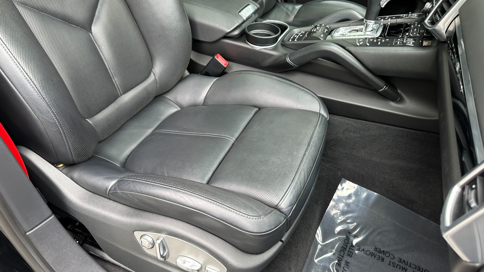 Used 2014 Porsche Cayenne GTS / SPORT WHEELS / COMFORT PKG / PANORAMIC ROOF for sale $31,995 at Formula Imports in Charlotte NC 28227 37