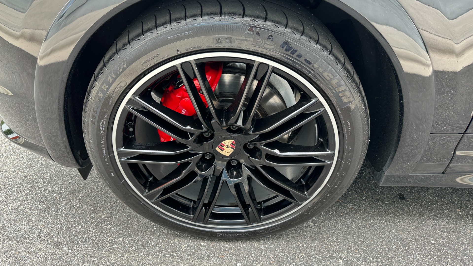 Used 2014 Porsche Cayenne GTS / SPORT WHEELS / COMFORT PKG / PANORAMIC ROOF for sale $31,995 at Formula Imports in Charlotte NC 28227 43