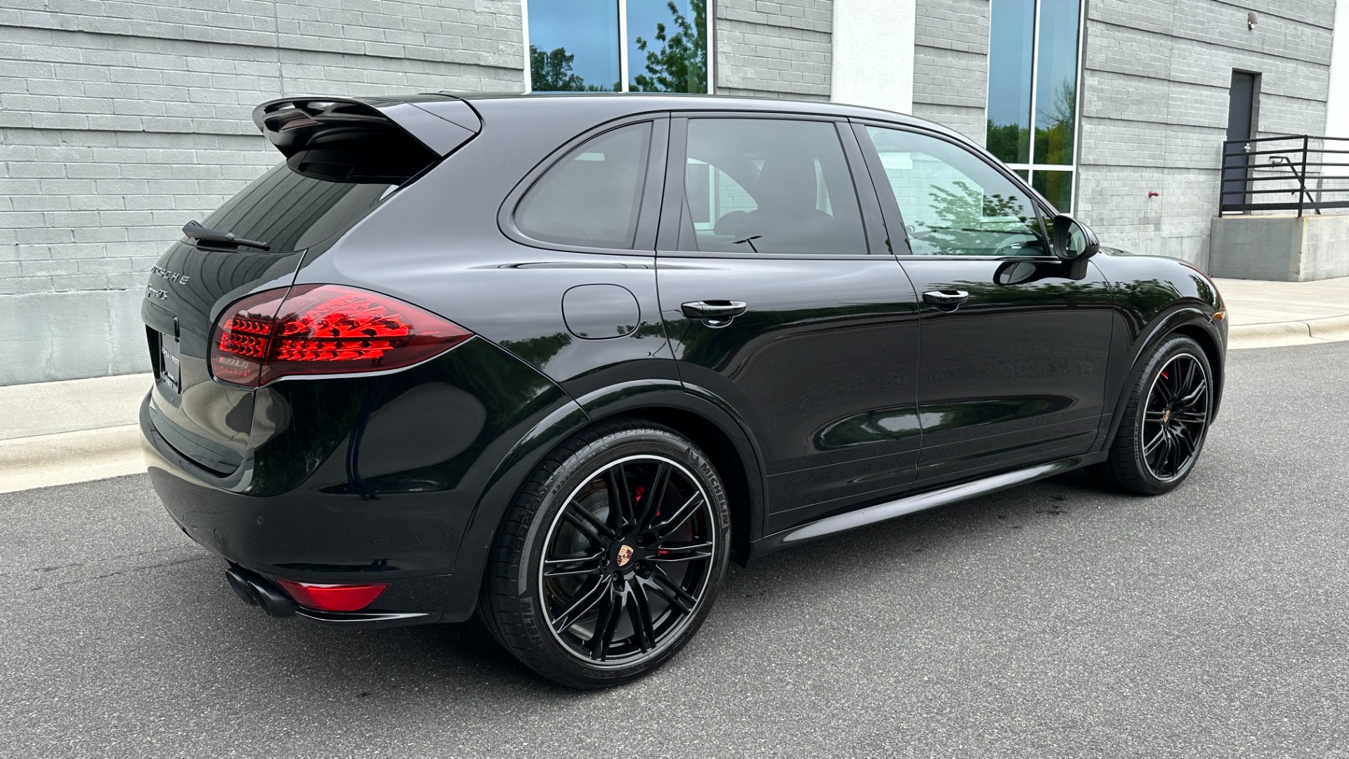 Used 2014 Porsche Cayenne GTS / SPORT WHEELS / COMFORT PKG / PANORAMIC ROOF for sale $31,995 at Formula Imports in Charlotte NC 28227 7
