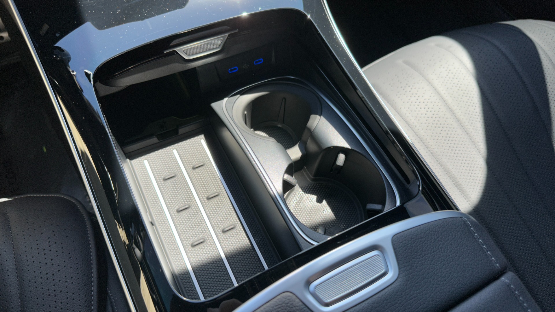 Used 2023 Mercedes-Benz S-Class S500 / AMG LINE / MBUX REAR ENTERTAINMENT / AMG WHEELS 21IN for sale $119,995 at Formula Imports in Charlotte NC 28227 19