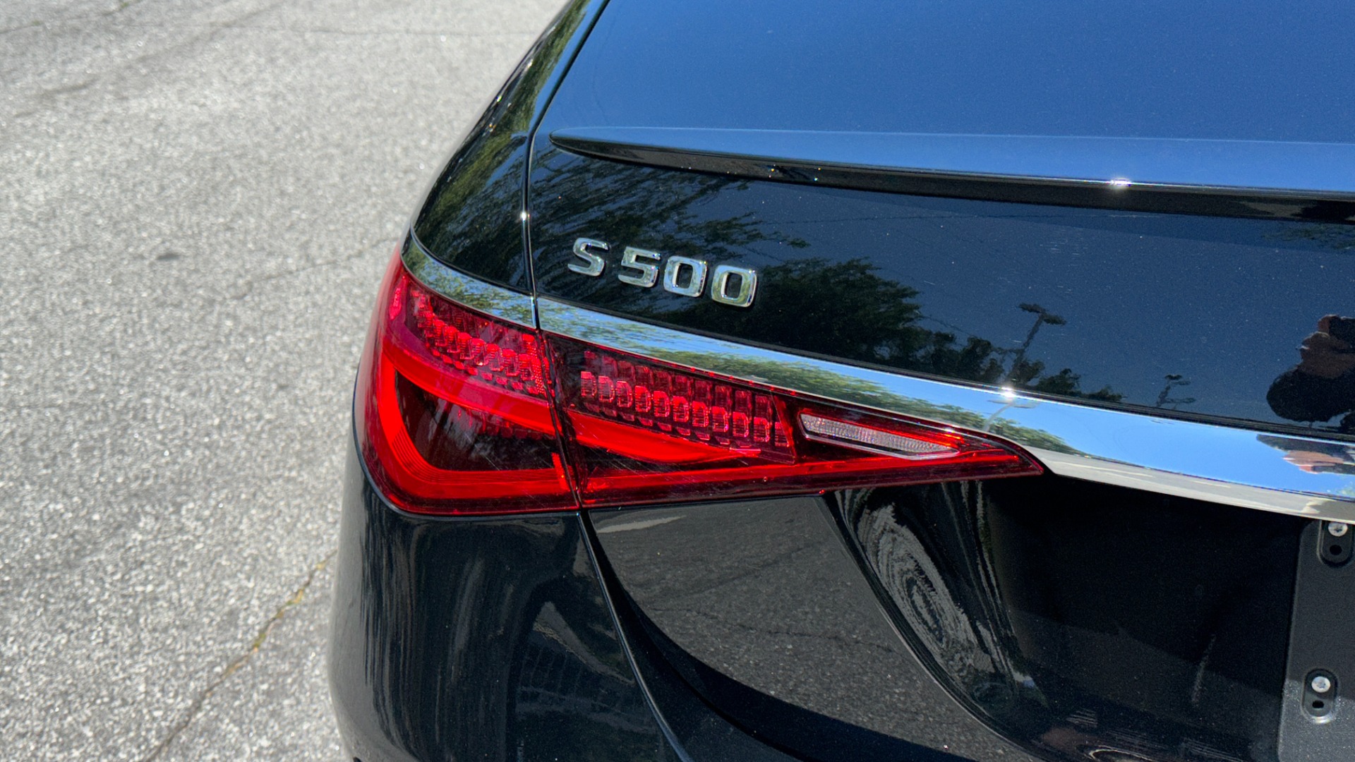 Used 2023 Mercedes-Benz S-Class S500 / AMG LINE / MBUX REAR ENTERTAINMENT / AMG WHEELS 21IN for sale $119,995 at Formula Imports in Charlotte NC 28227 44