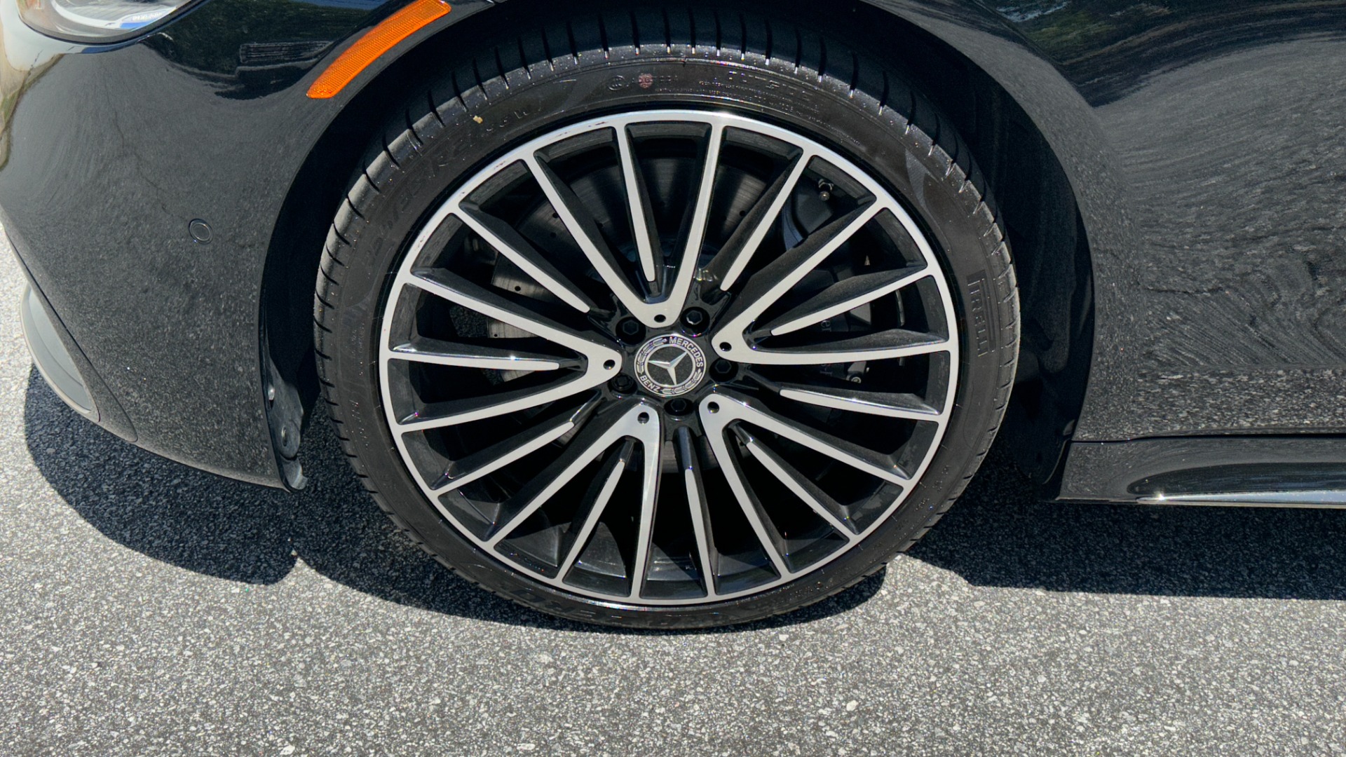 Used 2023 Mercedes-Benz S-Class S500 / AMG LINE / MBUX REAR ENTERTAINMENT / AMG WHEELS 21IN for sale $119,995 at Formula Imports in Charlotte NC 28227 49