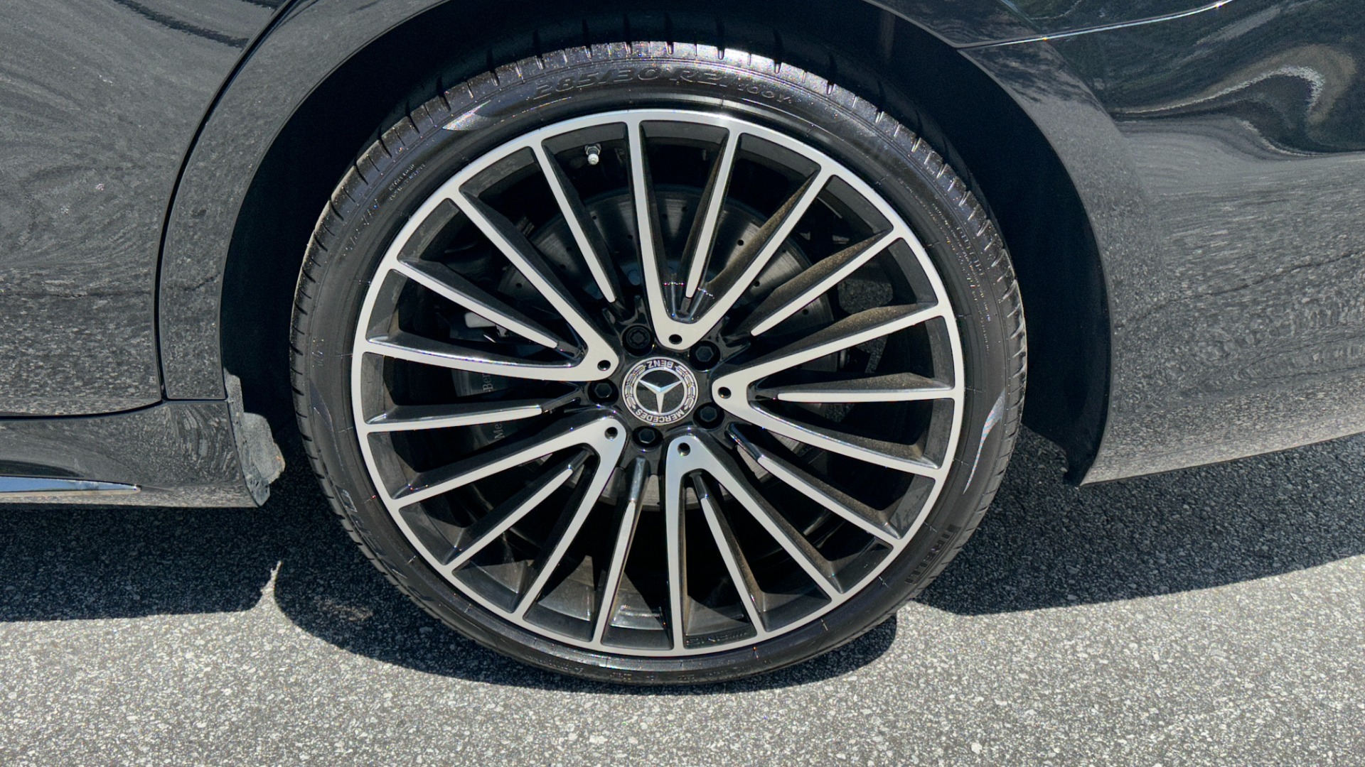 Used 2023 Mercedes-Benz S-Class S500 / AMG LINE / MBUX REAR ENTERTAINMENT / AMG WHEELS 21IN for sale $119,995 at Formula Imports in Charlotte NC 28227 50
