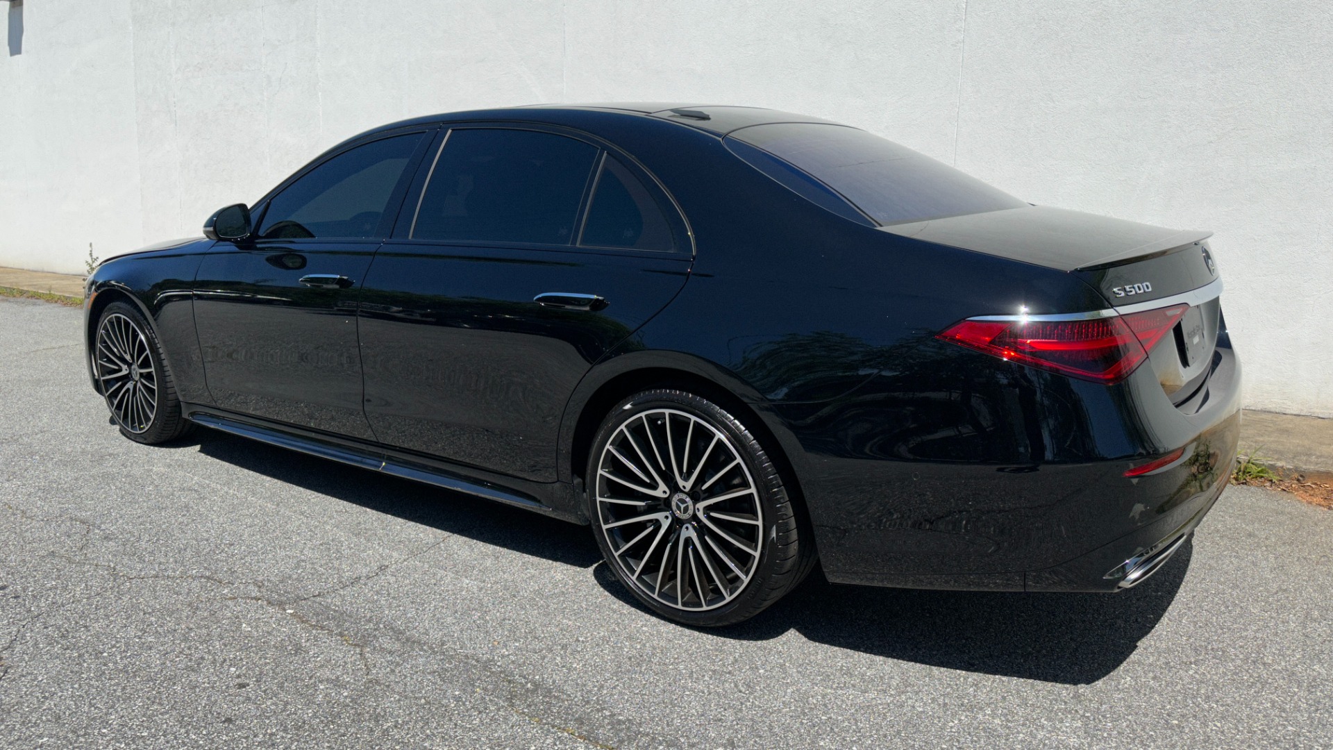 Used 2023 Mercedes-Benz S-Class S500 / AMG LINE / MBUX REAR ENTERTAINMENT / AMG WHEELS 21IN for sale $119,995 at Formula Imports in Charlotte NC 28227 7