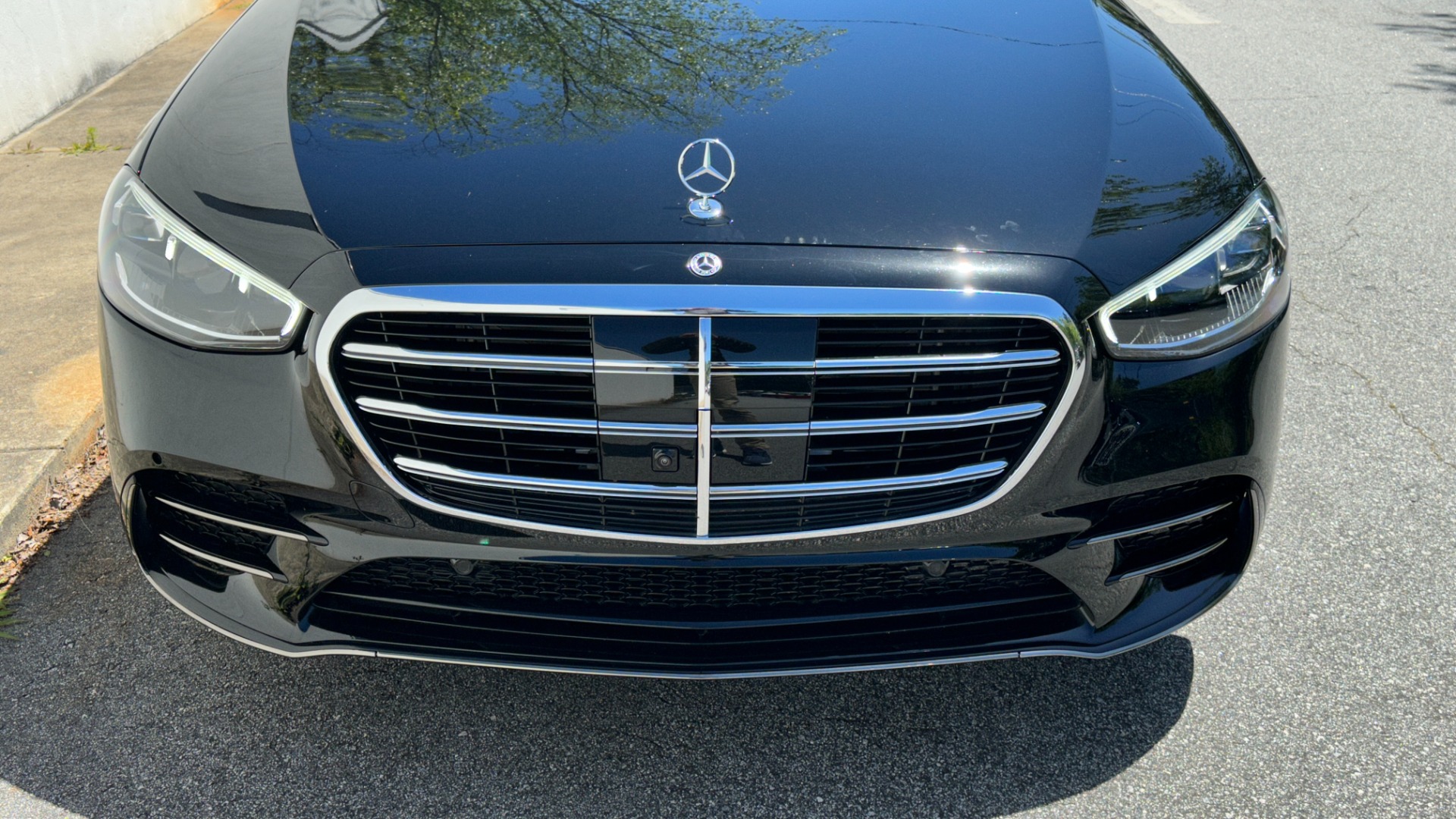 Used 2023 Mercedes-Benz S-Class S500 / AMG LINE / MBUX REAR ENTERTAINMENT / AMG WHEELS 21IN for sale $119,995 at Formula Imports in Charlotte NC 28227 8