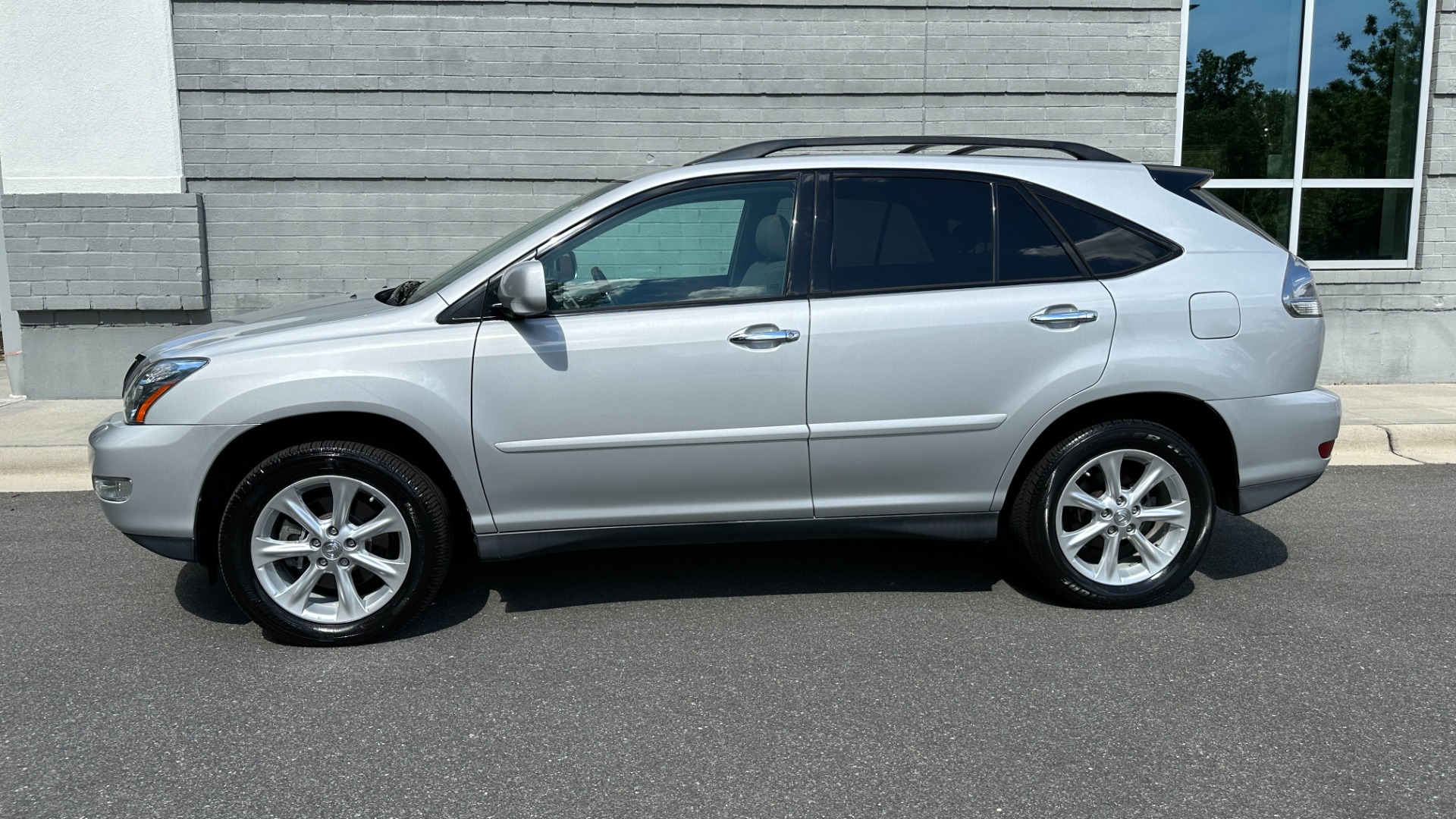 Used 2009 Lexus RX 350 LUXURY VALUE EDITION / HEATED FRONT SEATS / TOW PREP PACKAGE / NAV for sale $13,200 at Formula Imports in Charlotte NC 28227 3